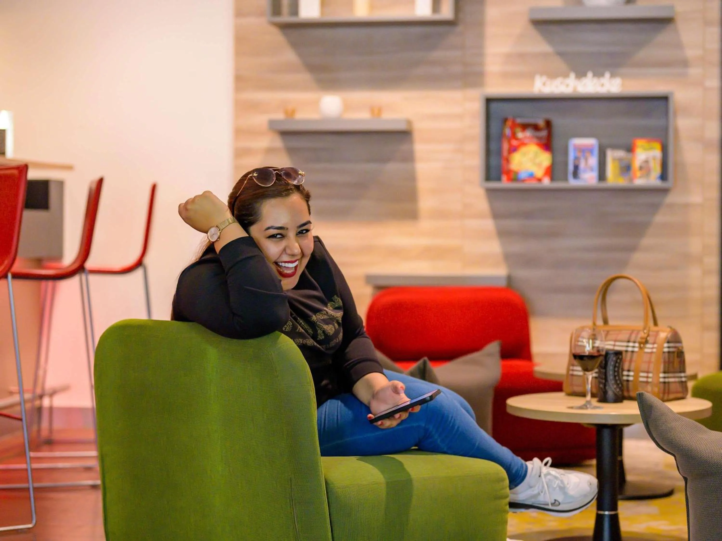 Lounge or bar in ibis Stuttgart Airport Messe