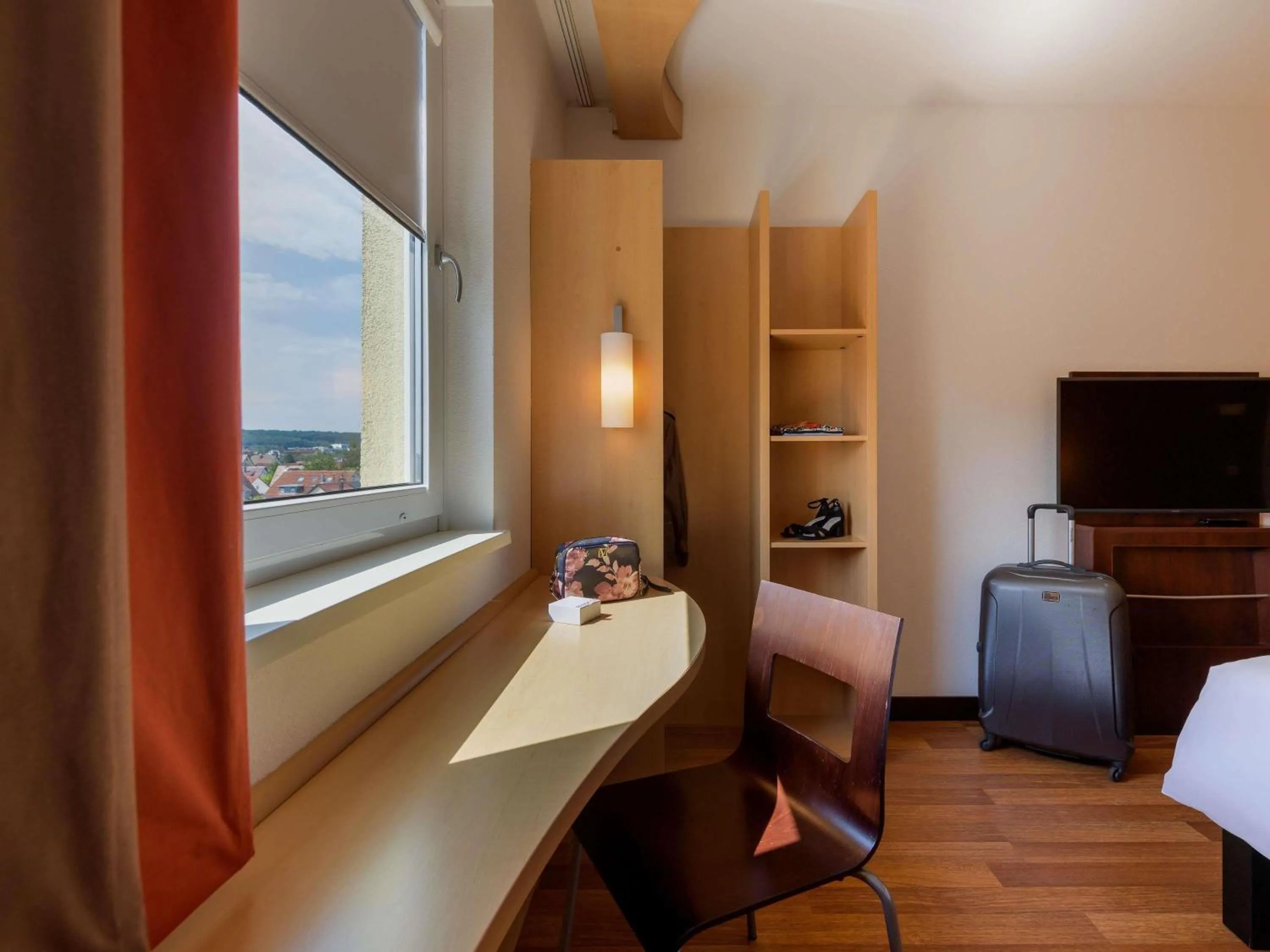 Bedroom, Bed in ibis Stuttgart Airport Messe