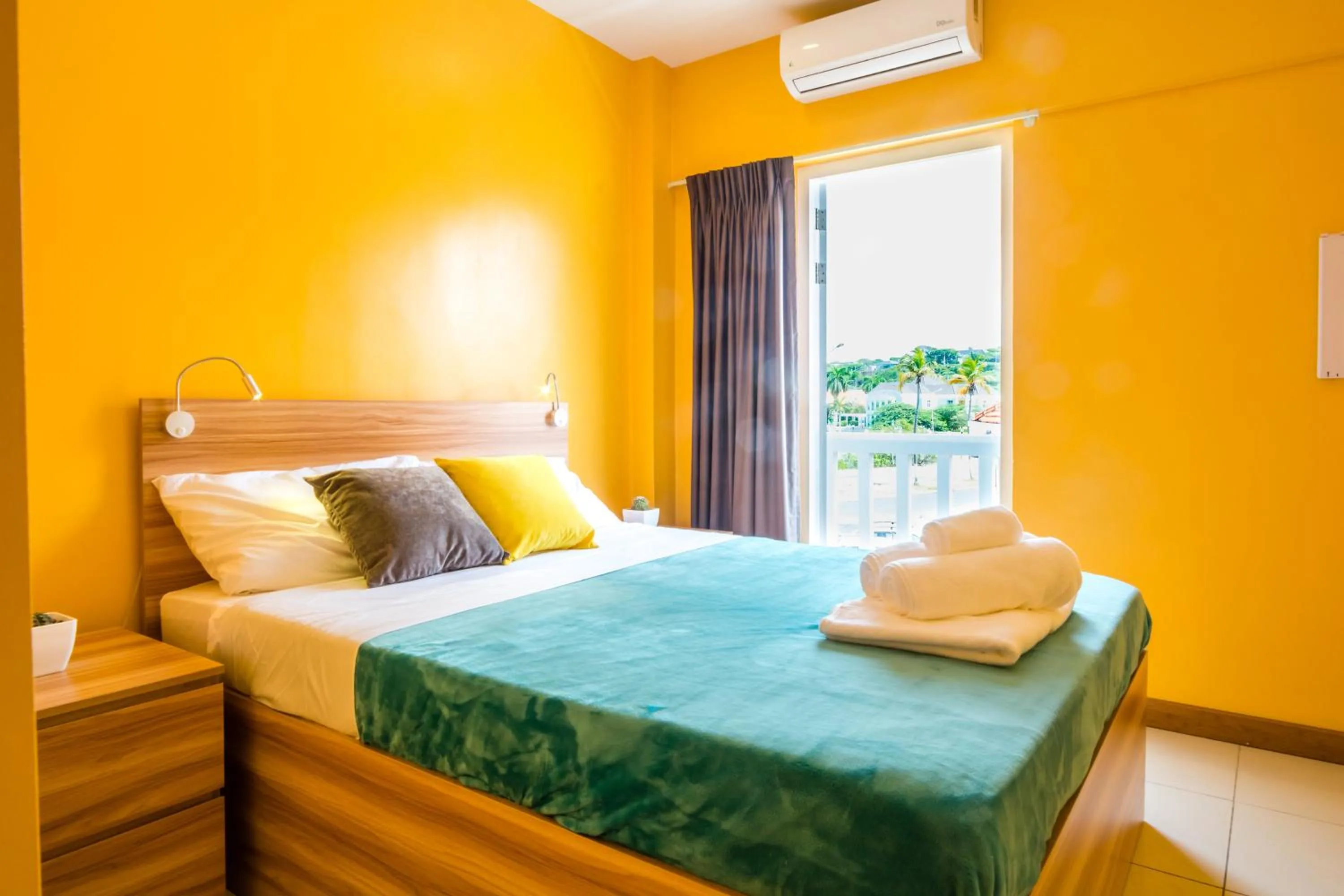 Bedroom, Bed in Bed & Bike Curacao - Pietermaai