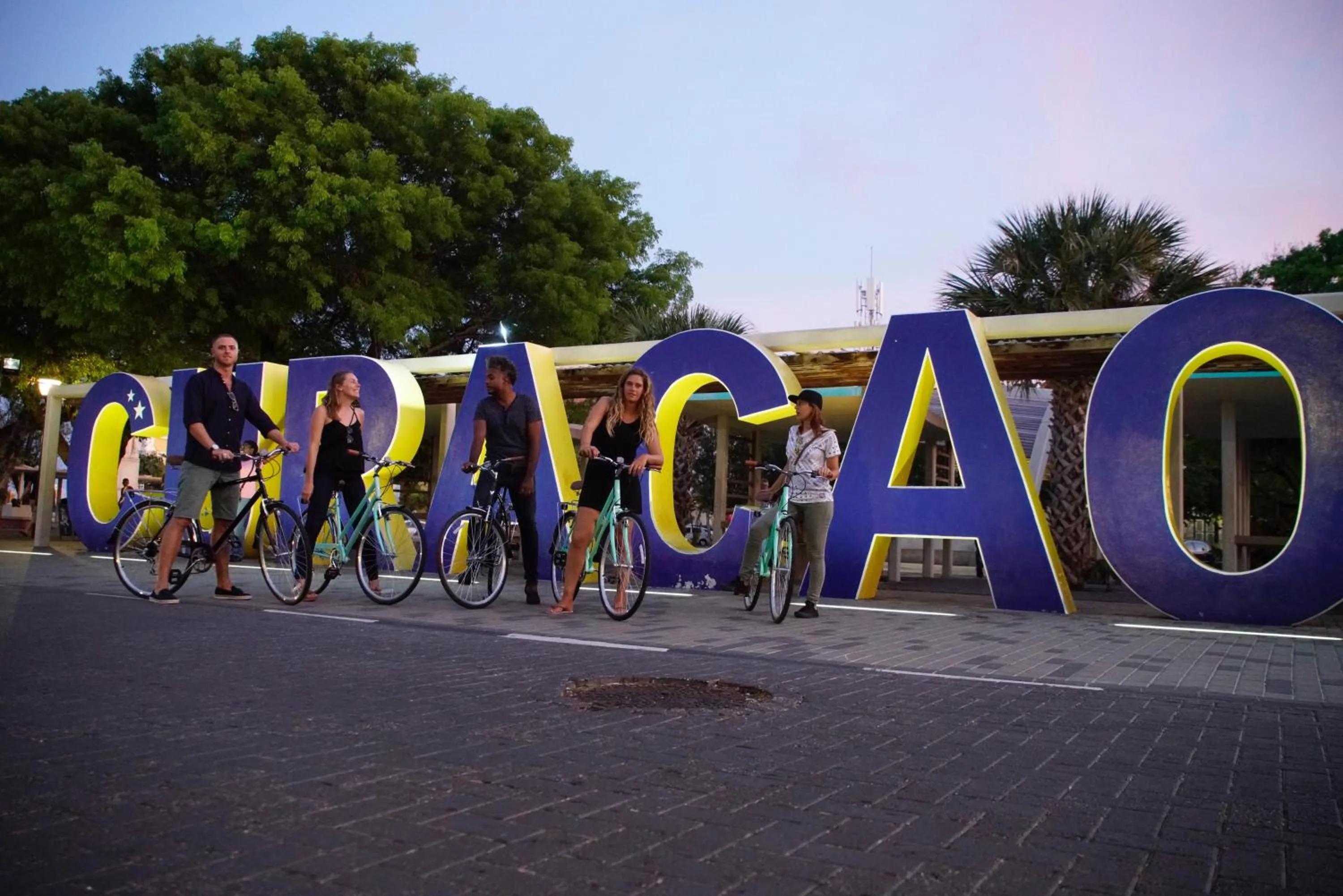 Cycling in Bed & Bike Curacao - Pietermaai