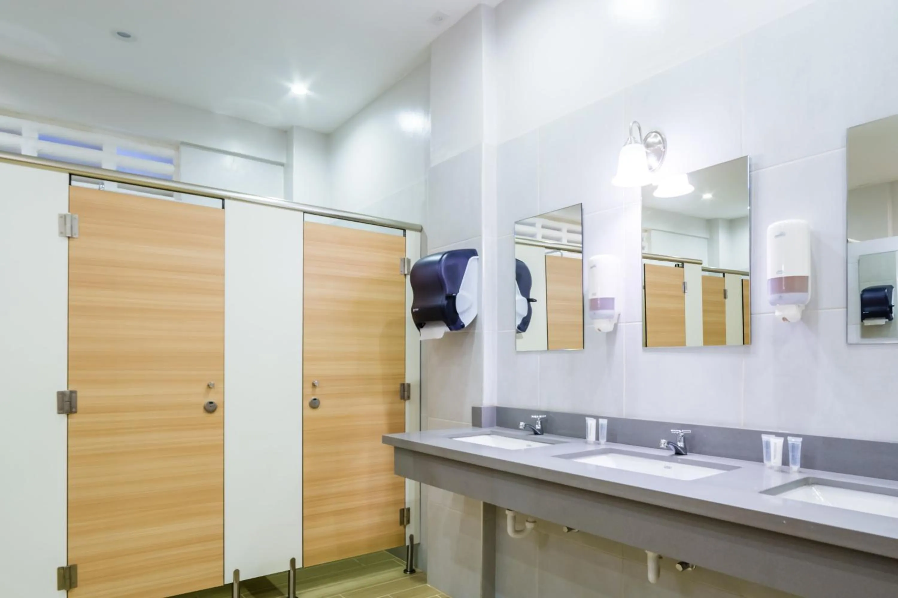 Bathroom in Bed & Bike Curacao - Pietermaai