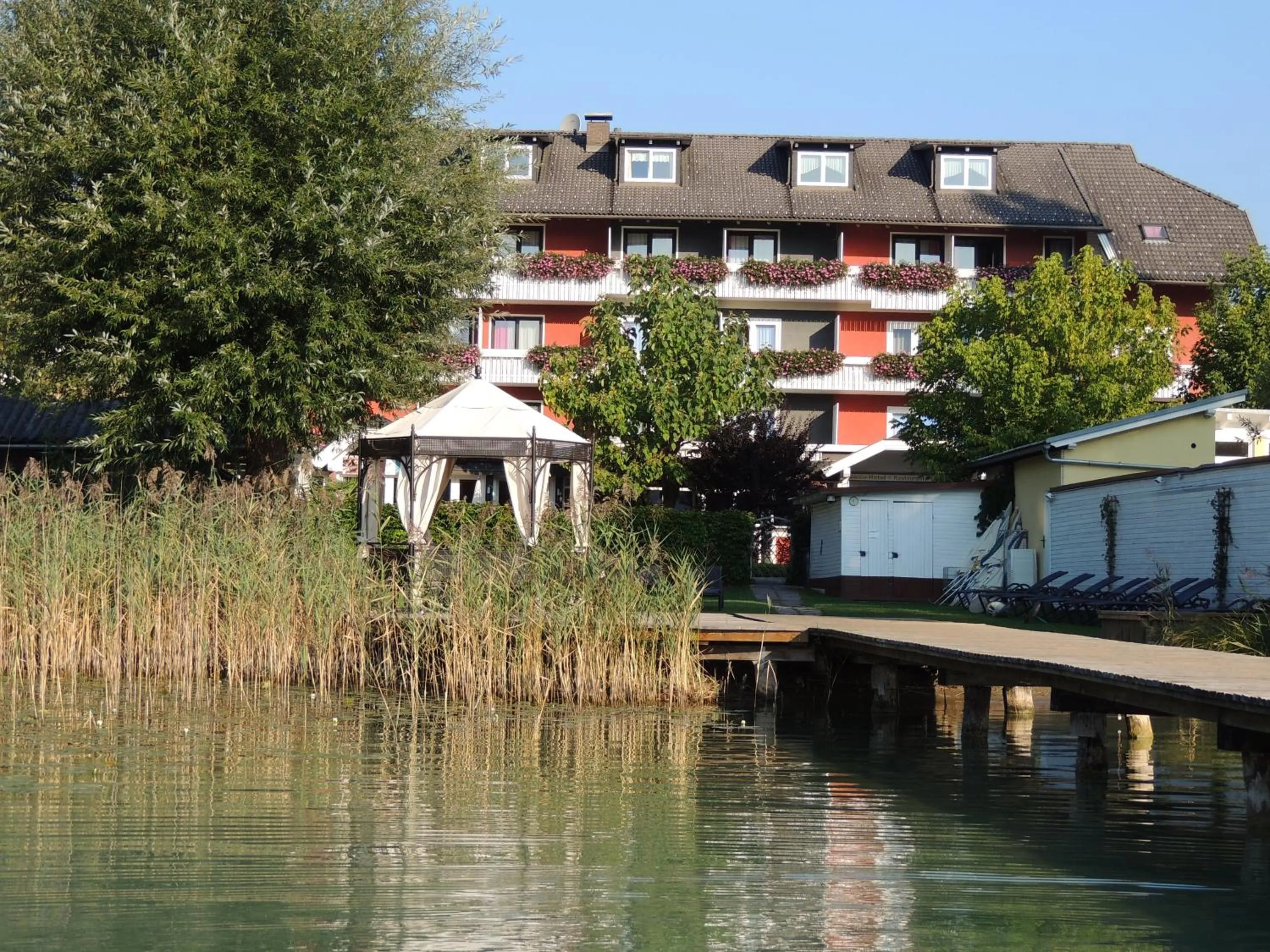 Facade/entrance in Hotel Silvia