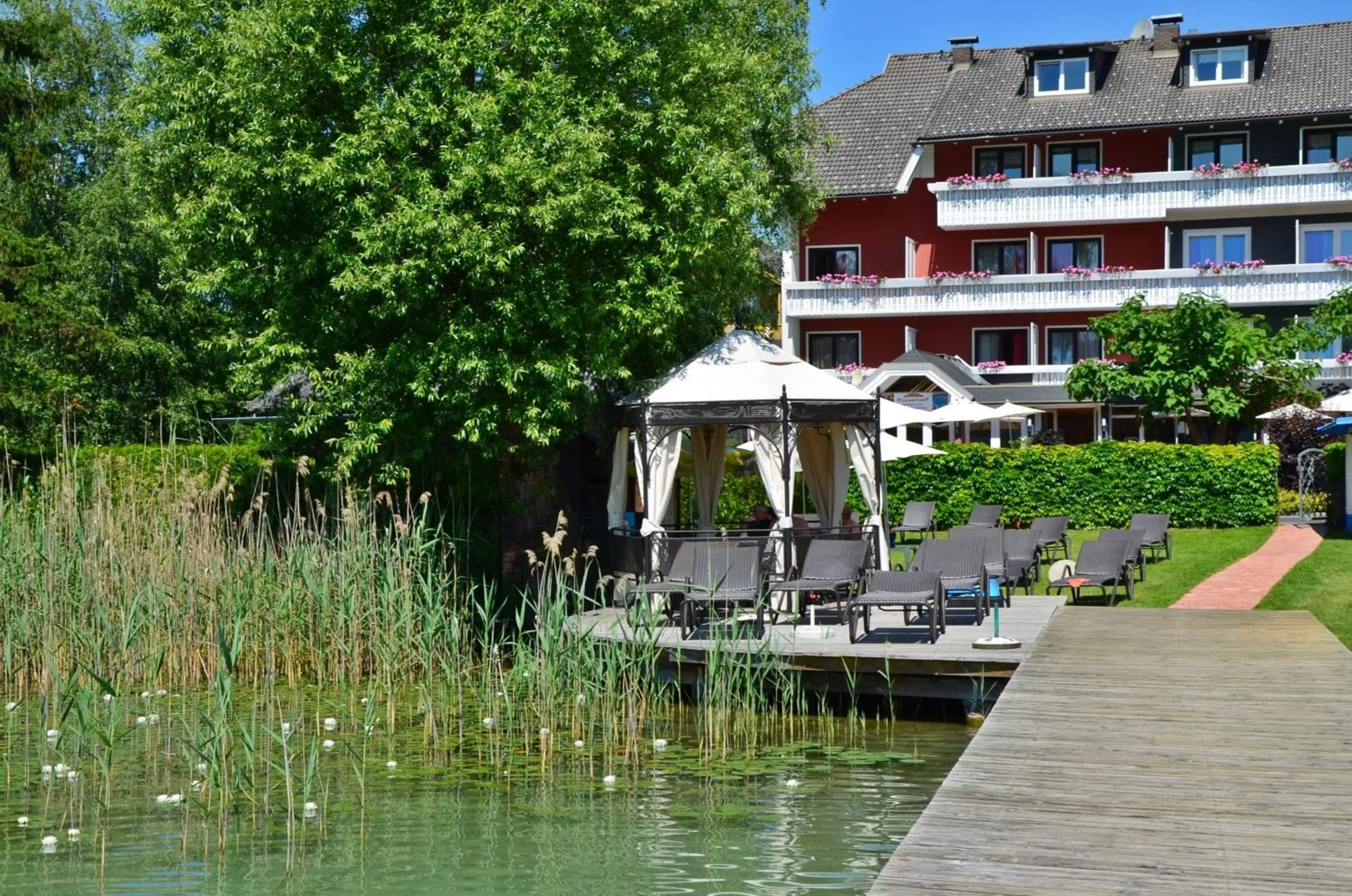 Facade/entrance in Hotel Silvia
