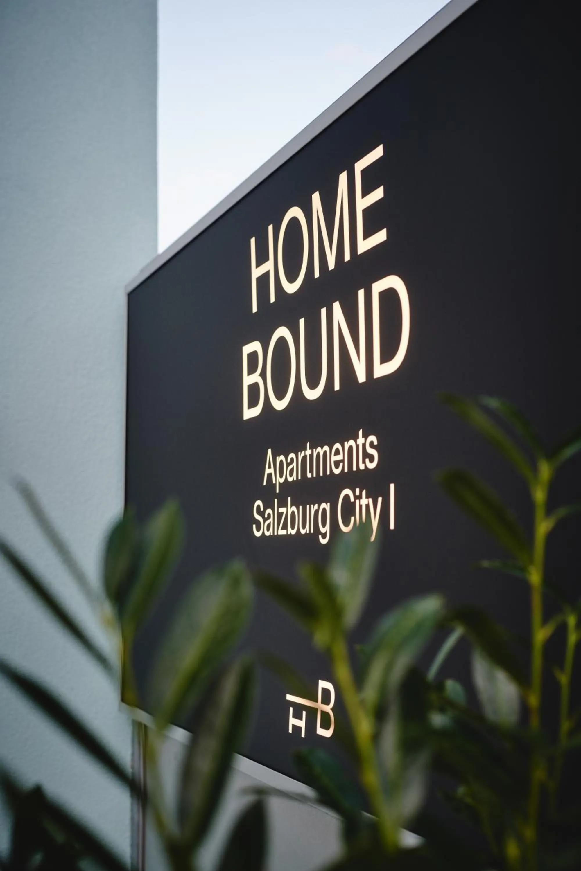 Logo/Certificate/Sign in HOMEBOUND APARTMENTS Salzburg City I - contactless check-in
