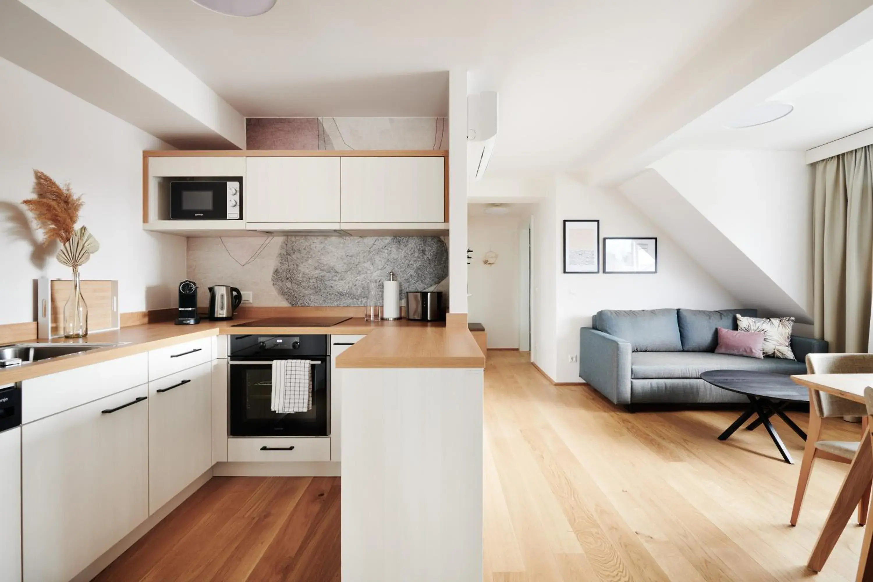 Two-Bedroom Apartment with Air Condition in HOMEBOUND APARTMENTS Salzburg City I - contactless check-in Two-Bedroom Apartment with Air Condition in HOMEBOUND APARTMENTS Salzburg City I - contactless check-in