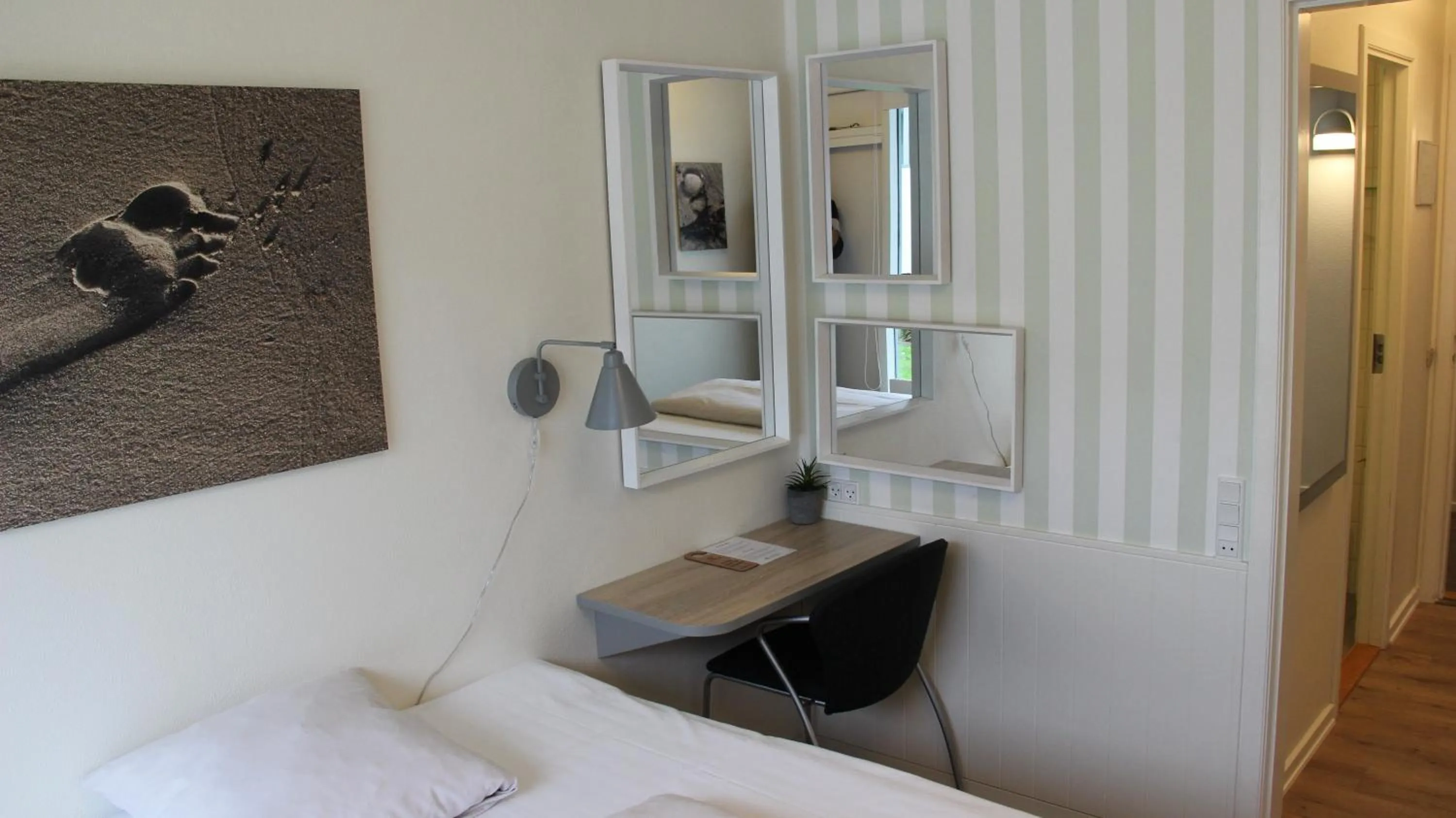 Photo of the whole room, Bed in Gl. Avernæs Sinatur Hotel & Konference