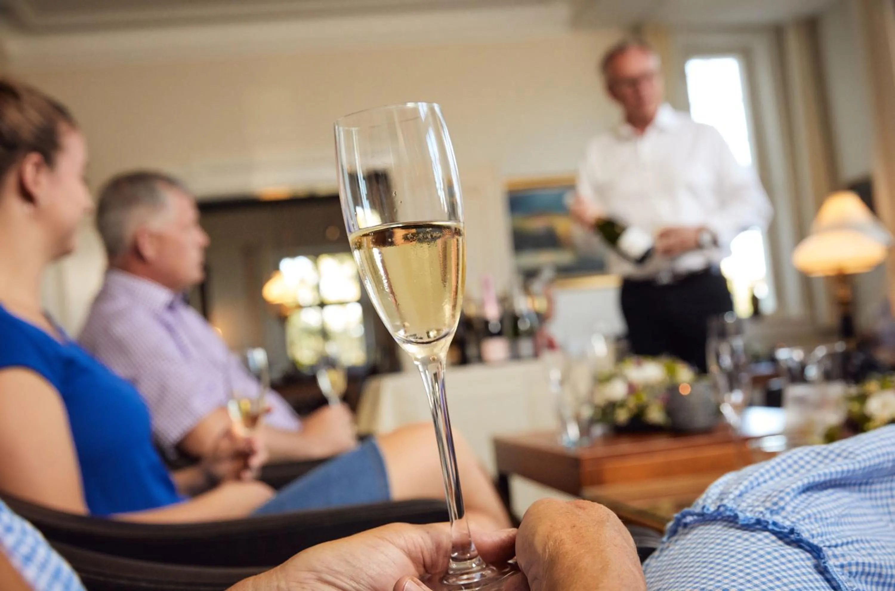 Communal lounge/ TV room in Gl. Avernæs Sinatur Hotel & Konference