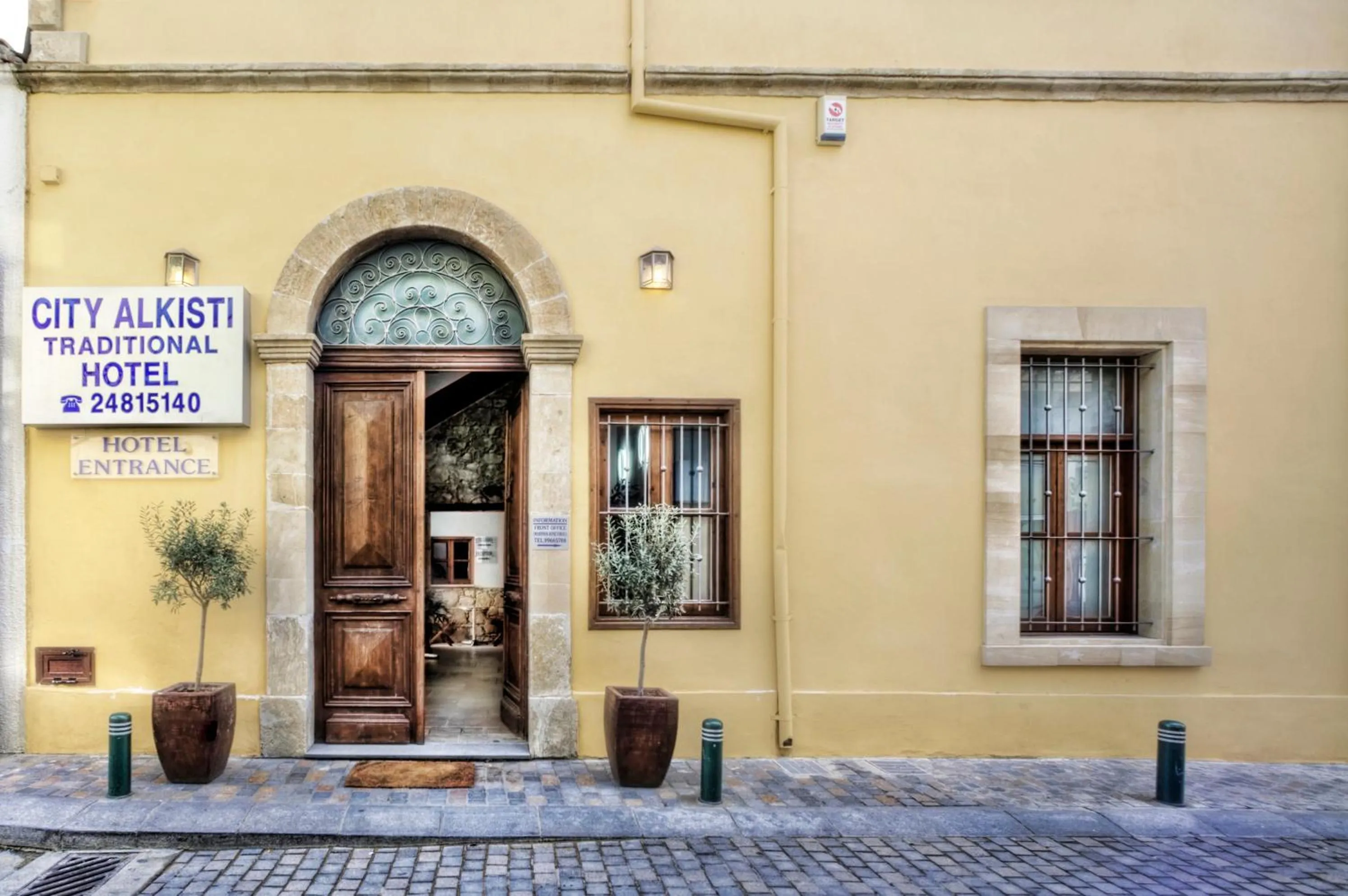 Facade/entrance in Alkisti City Hotel