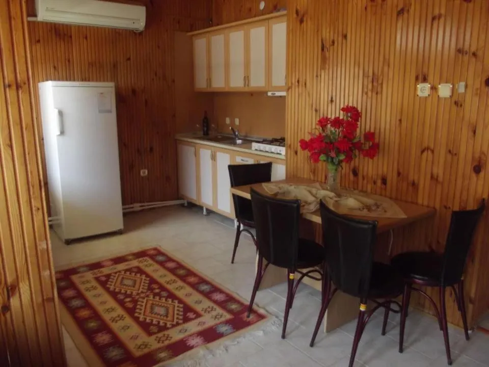 Dining area in Hamsilos Apart Hotel