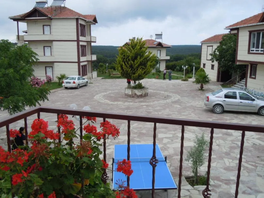 Neighbourhood in Hamsilos Apart Hotel