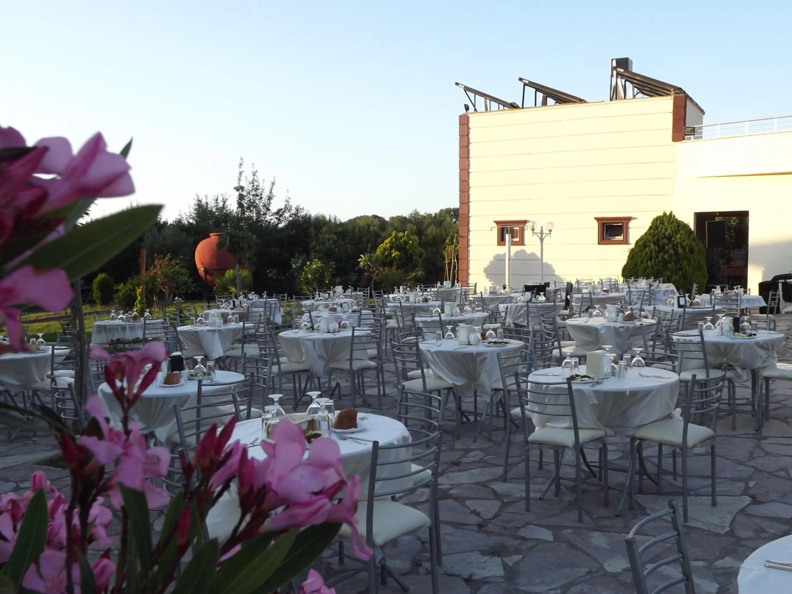 Banquet/Function facilities in Hamsilos Apart Hotel