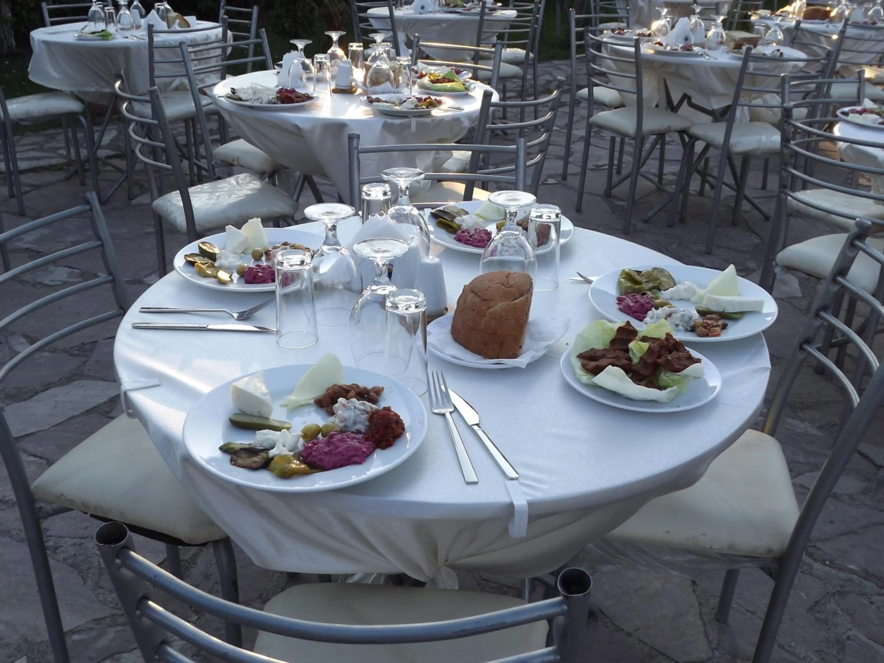 Restaurant/places to eat in Hamsilos Apart Hotel