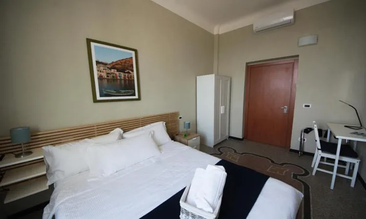 Sea view, Bed in Luna Rooms