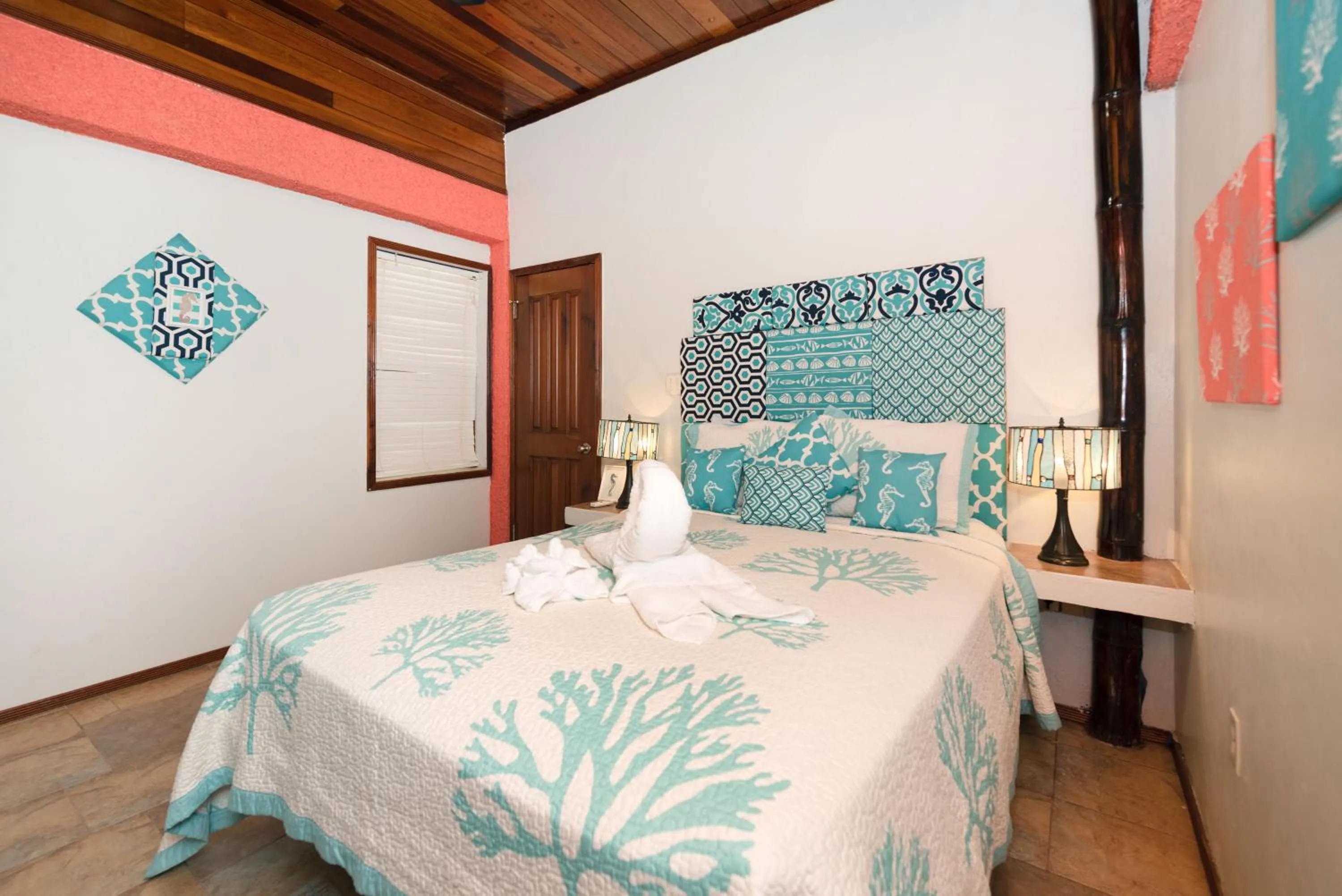 Bedroom, Bed in Bella Vista Resort Belize