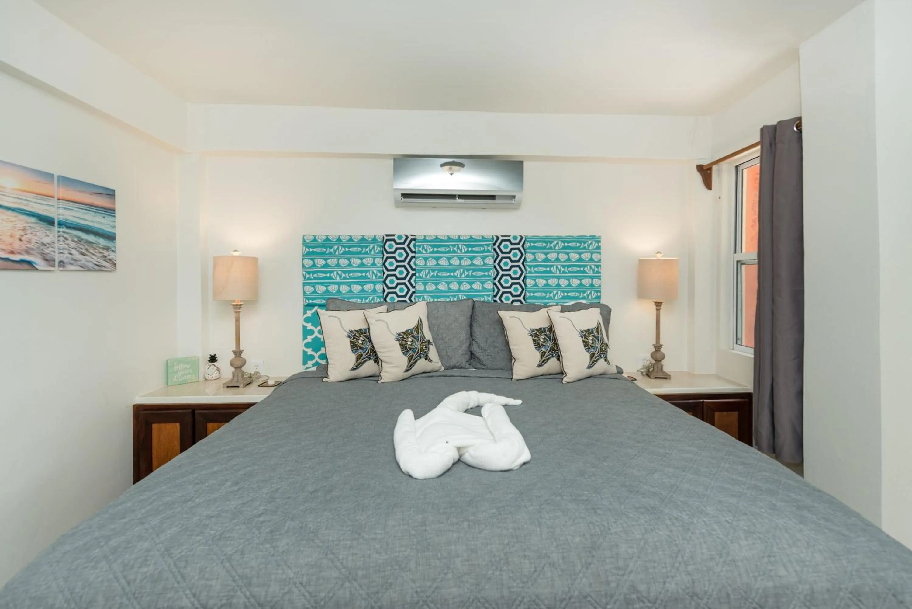 Bed in Bella Vista Resort Belize