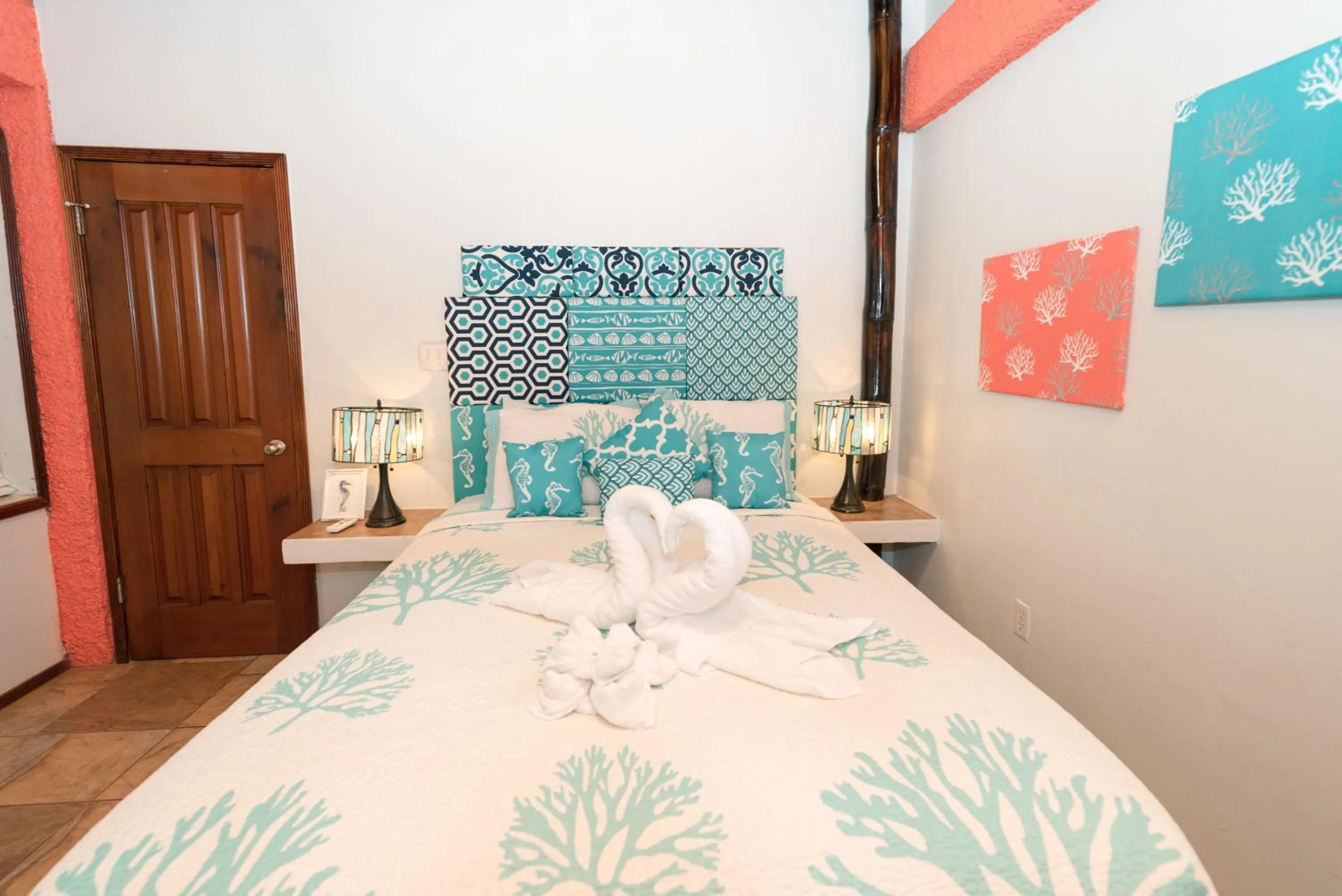 Bedroom, Bed in Bella Vista Resort Belize