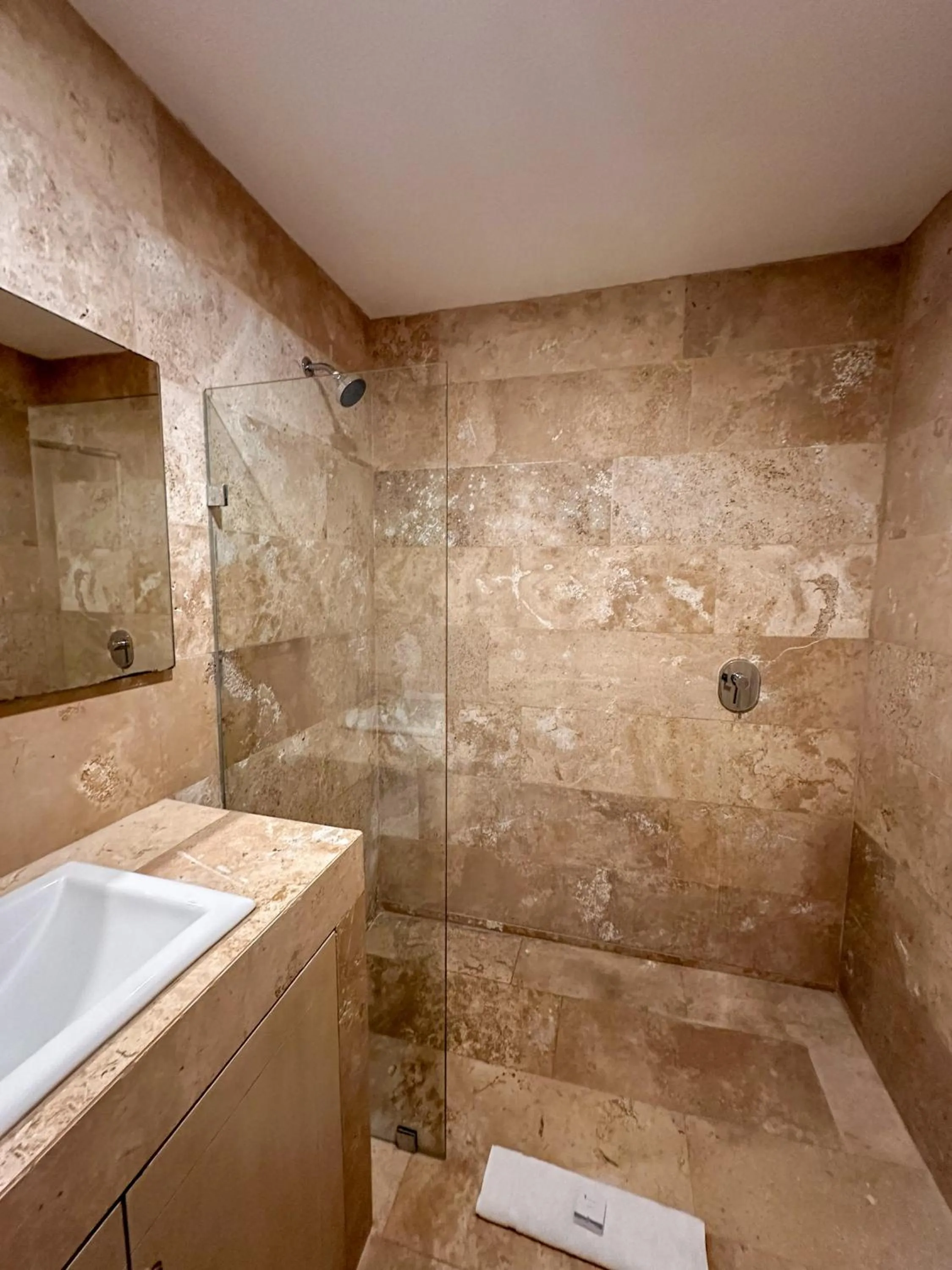 Shower in Hotelito del Mar Playa del Carmen