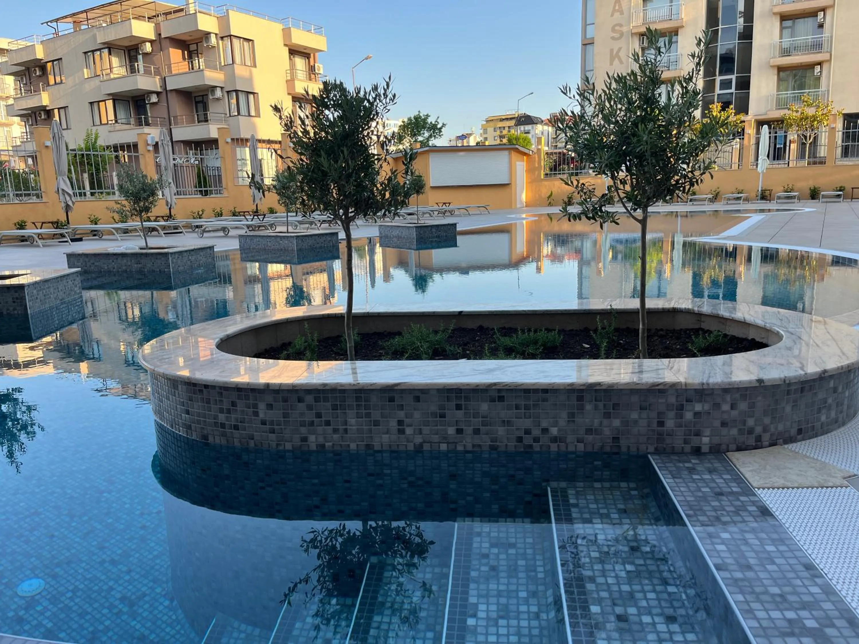 Swimming pool in Hotel Plamena Palace