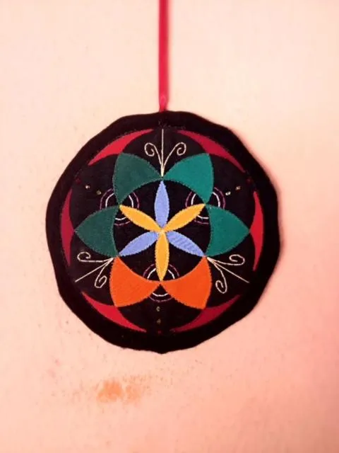 Aconchego 3 dorms, piscina, churrasq em Condomínio Fechado