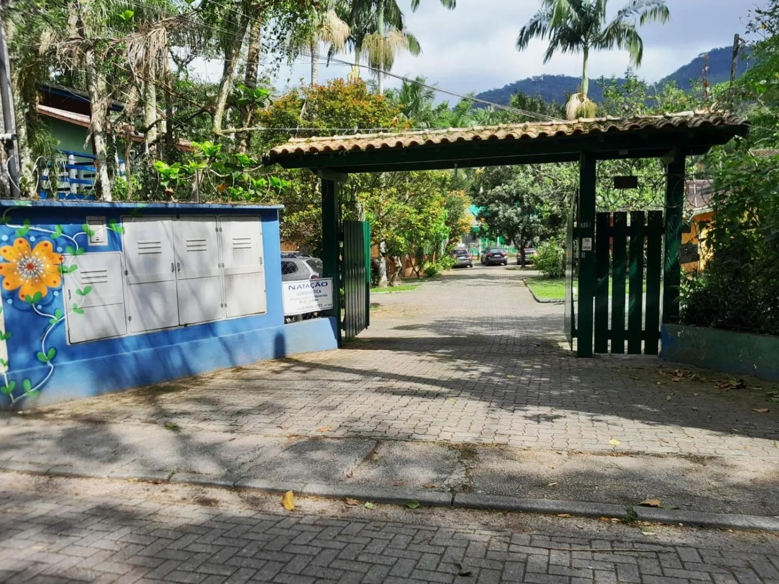 Facade/entrance in Aconchego 3 dorms, piscina, churrasq em Condomínio Fechado