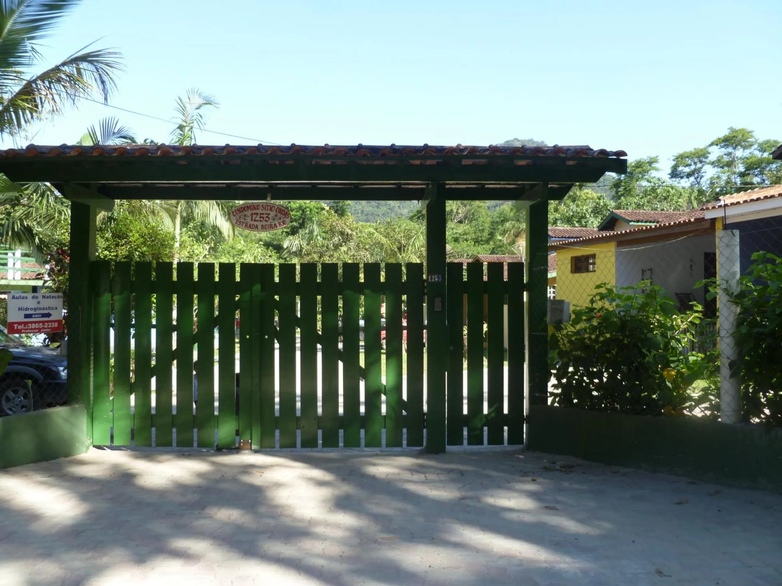 Aconchego 3 dorms, piscina, churrasq em Condomínio Fechado