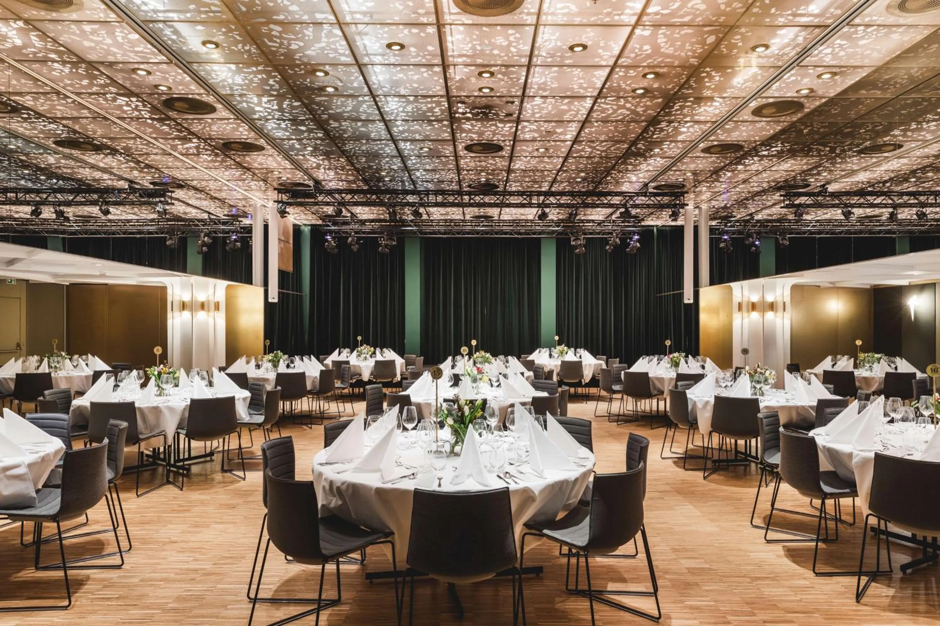 Meeting/conference room in Hotel Norge by Scandic