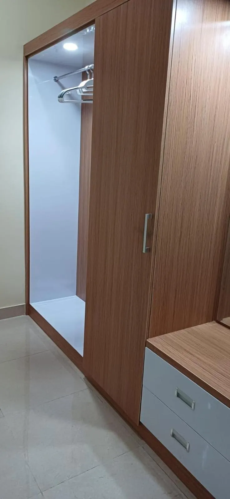 wardrobe in Villa Kinagu