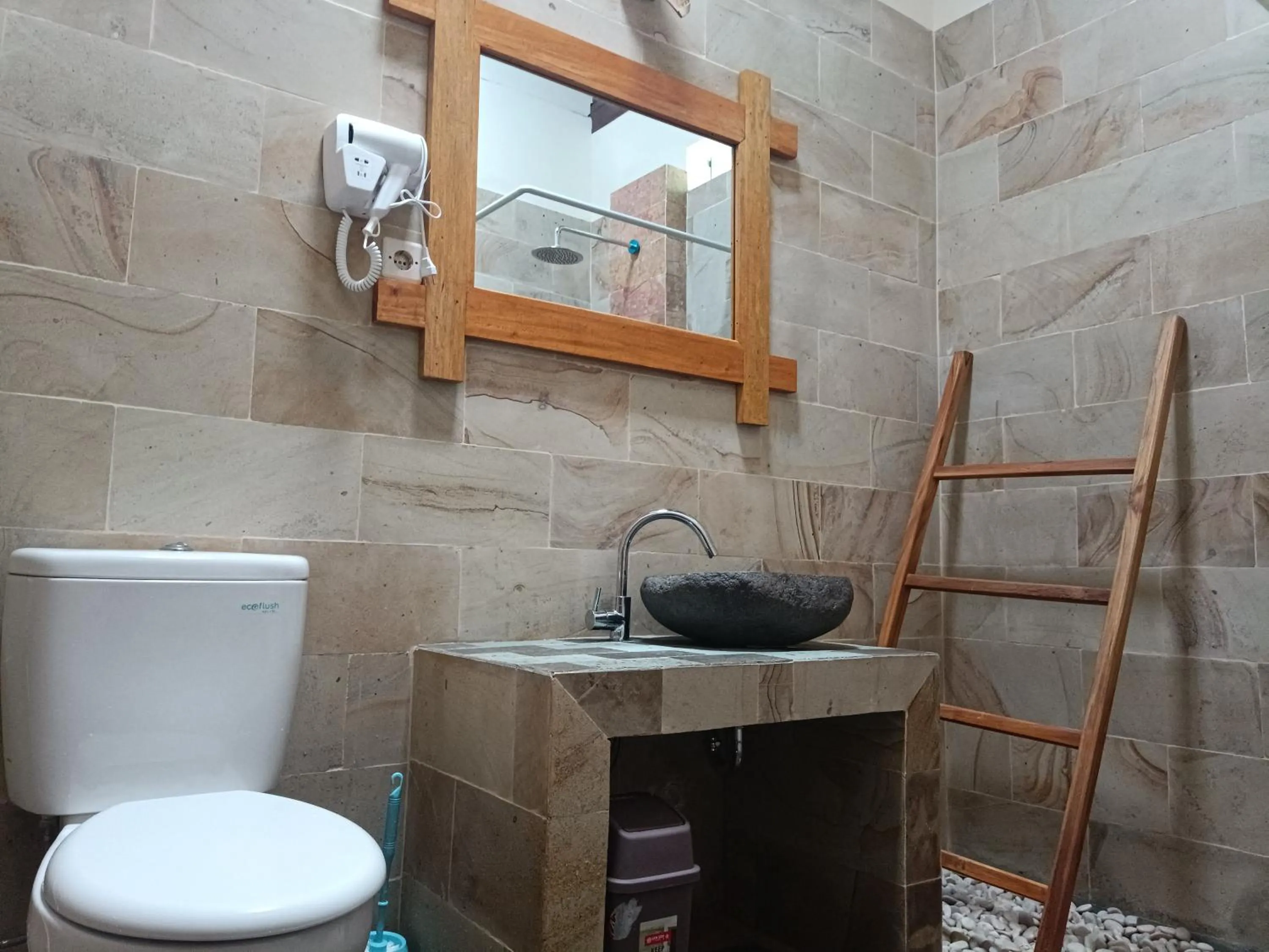 Shower in Villa Kinagu
