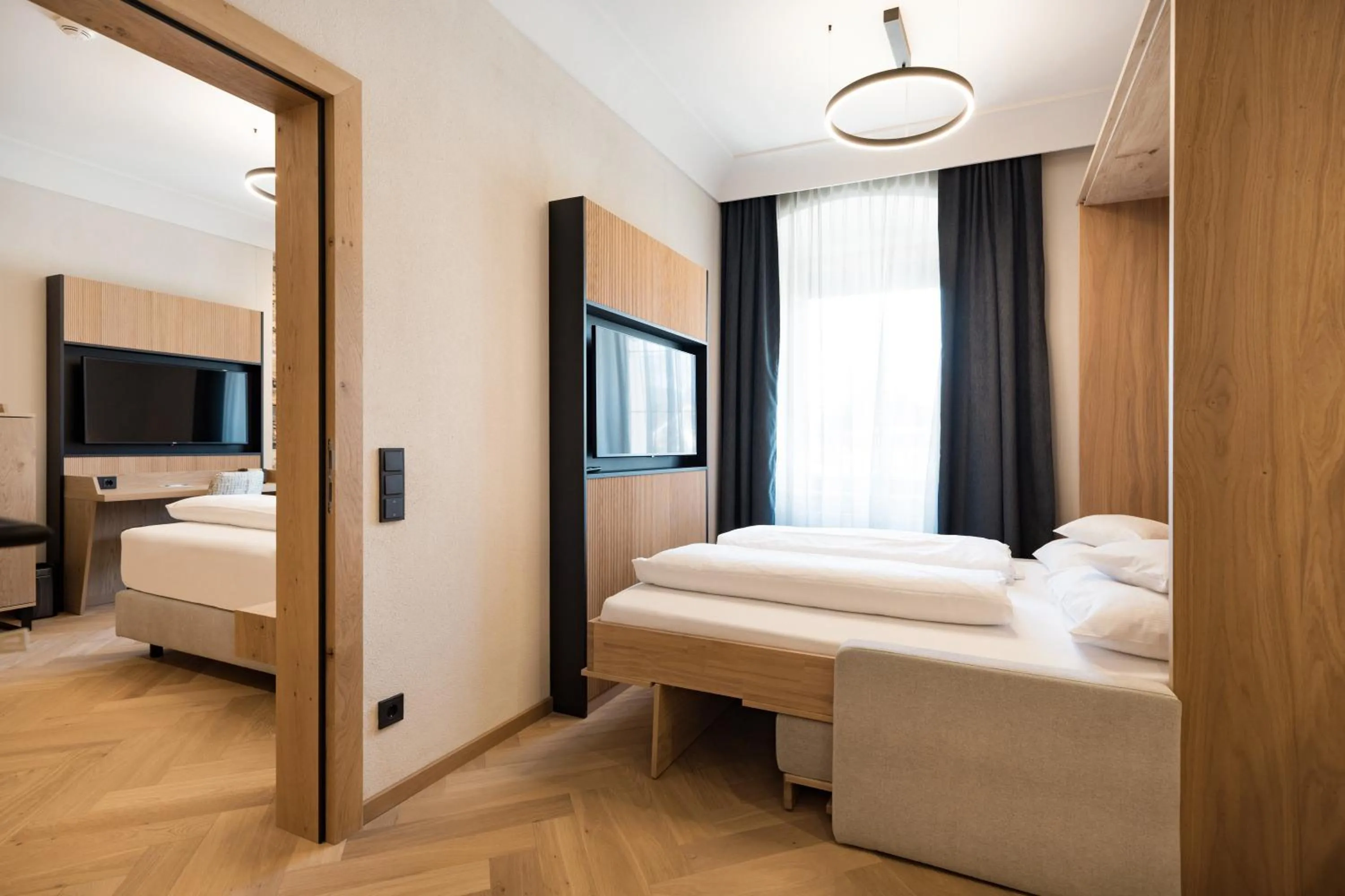 TV and multimedia, Bed in Gasthof Hotel Post