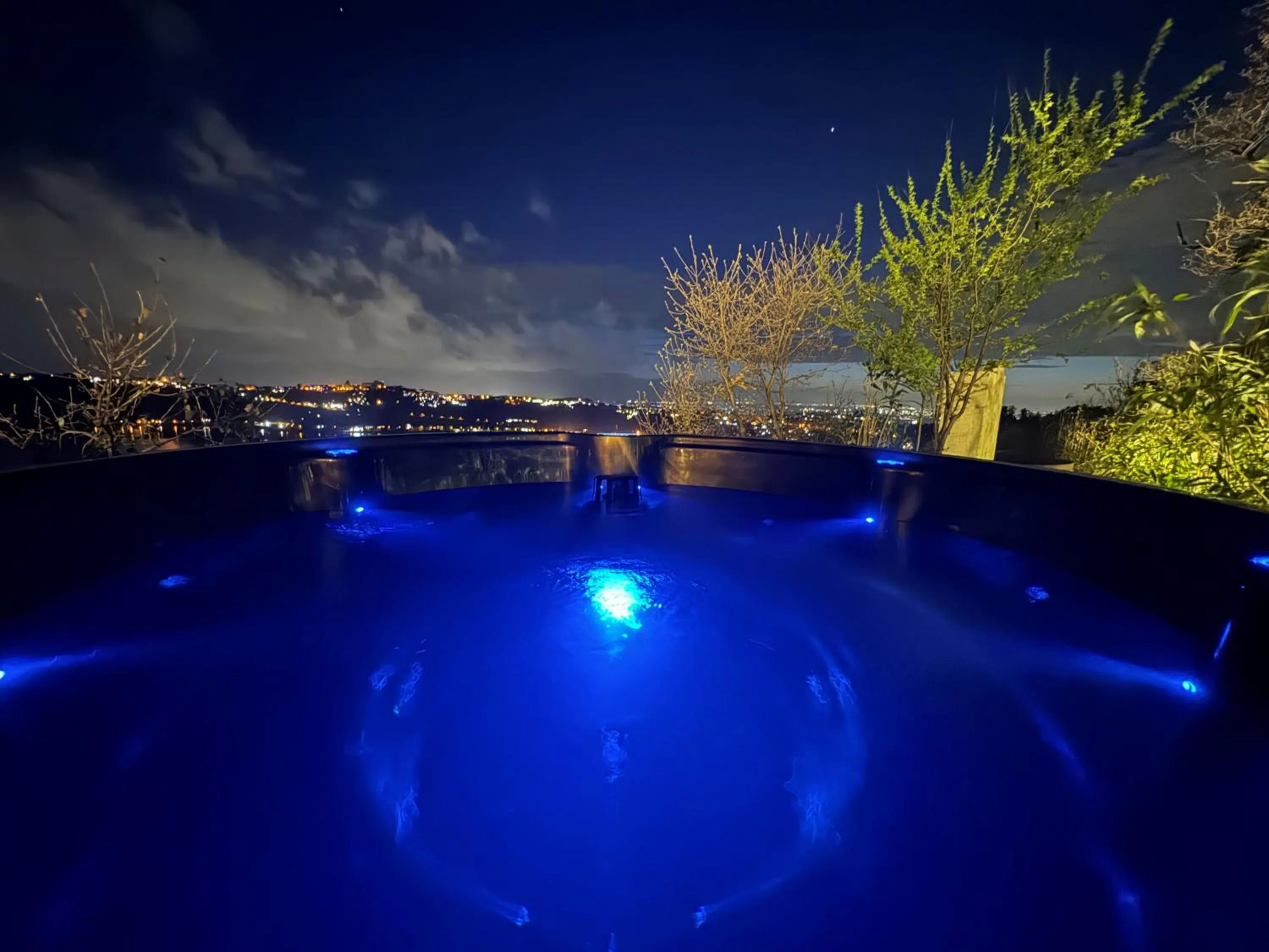 Hot Tub in La Locanda Del Pontefice - Luxury Country House