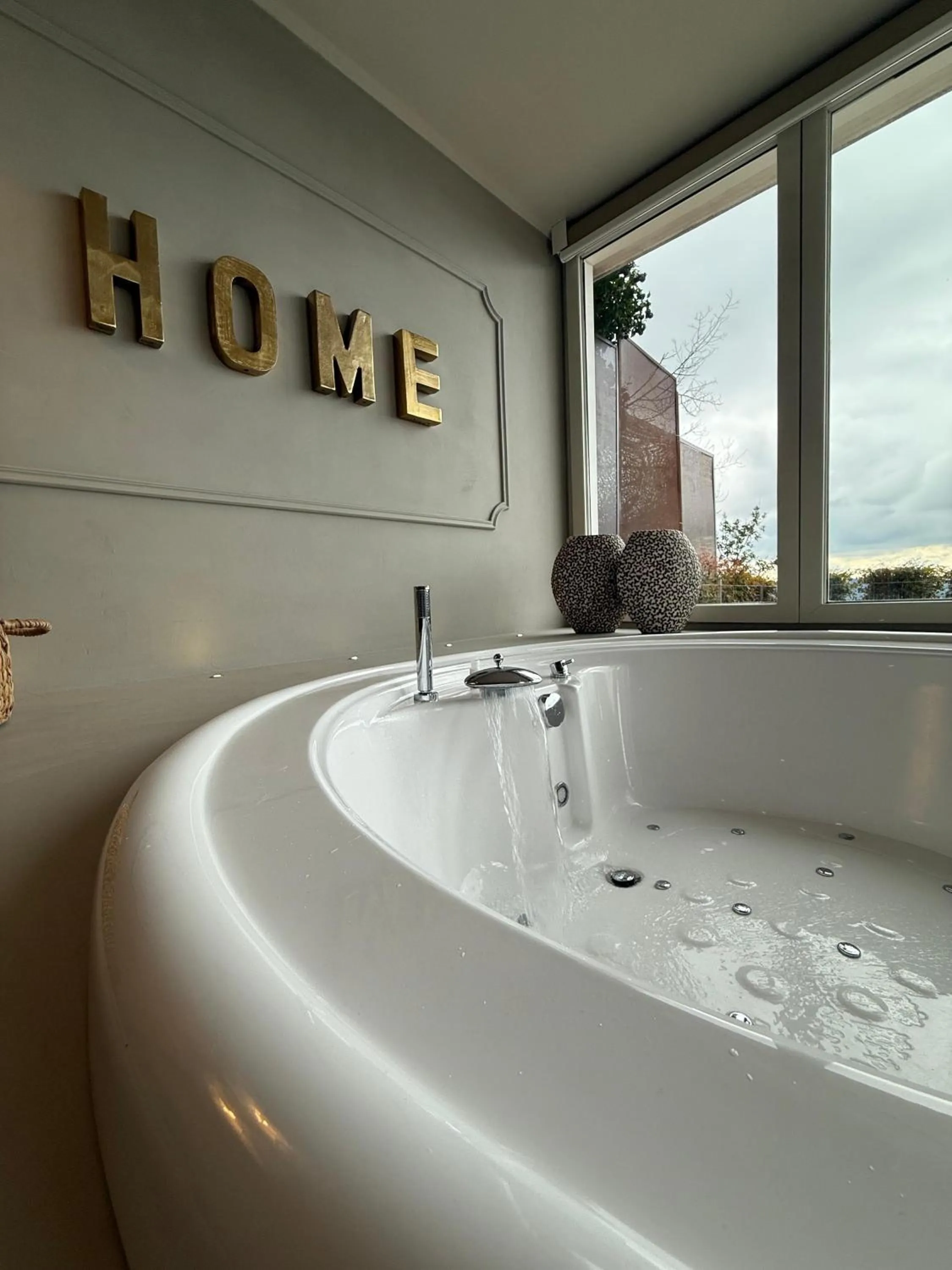 Hot Tub in La Locanda Del Pontefice - Luxury Country House