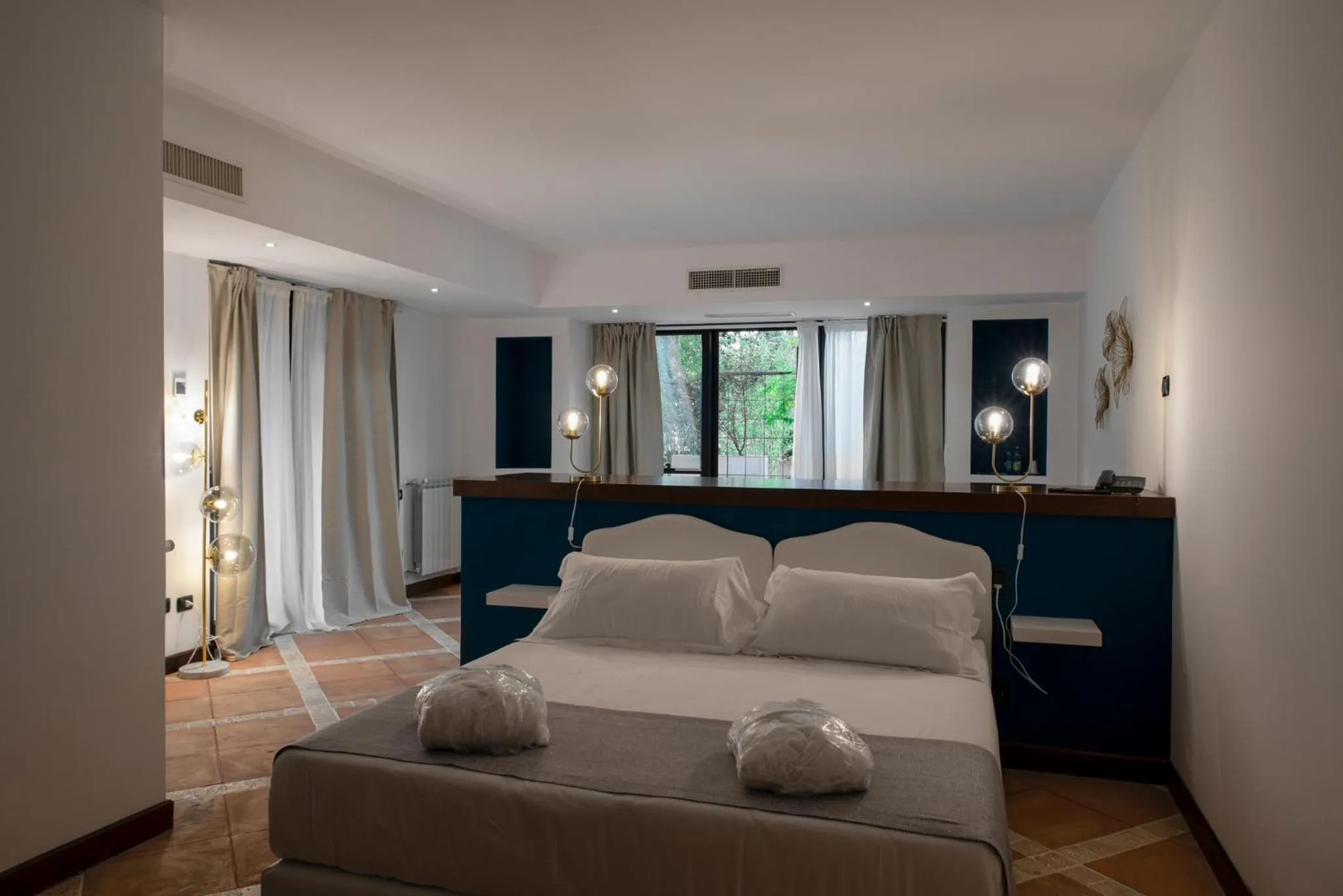 Bedroom, Bed in La Locanda Del Pontefice - Luxury Country House