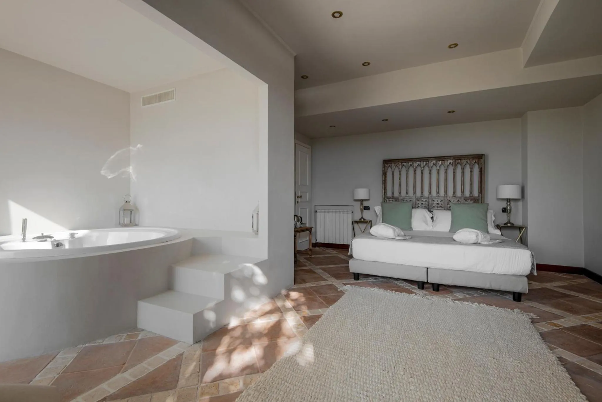 Hot Tub, Bed in La Locanda Del Pontefice - Luxury Country House