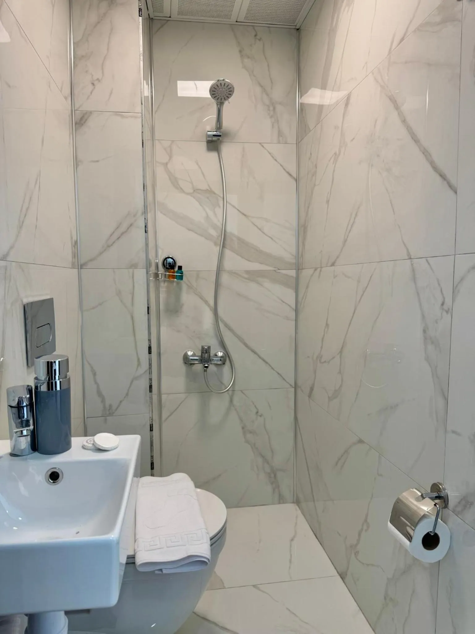 Shower in Royal Pera Taksim