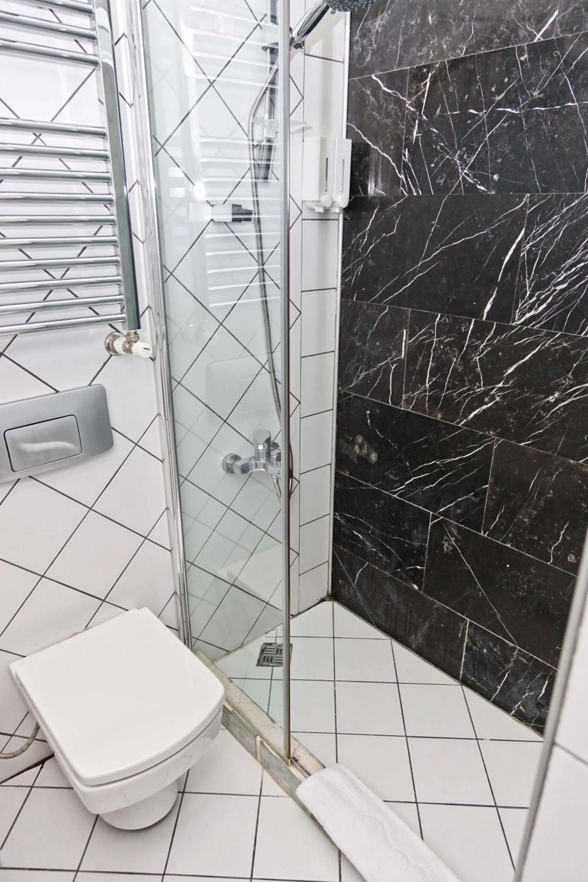 Toilet in Royal Pera Taksim