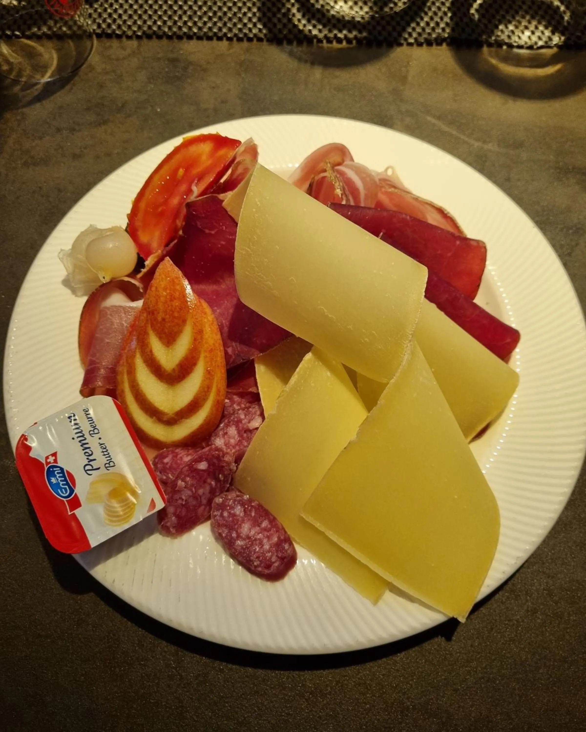 Restaurant/places to eat in Hotel Astoria