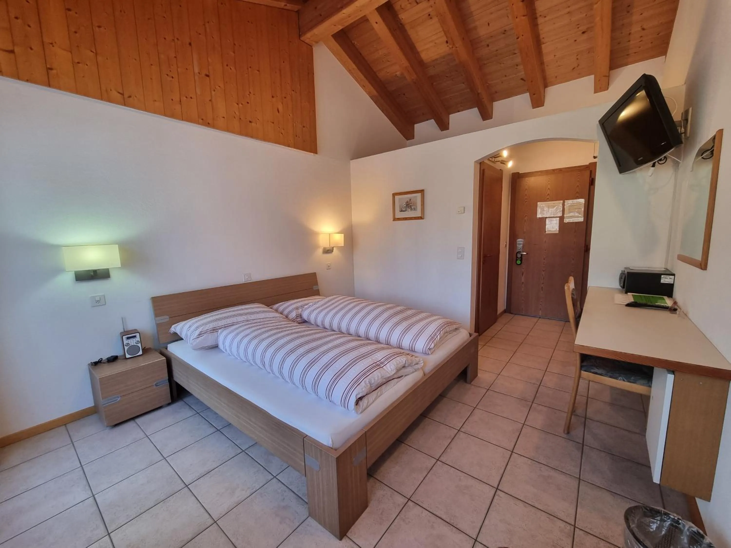 Photo of the whole room, Bed in Hotel Astoria