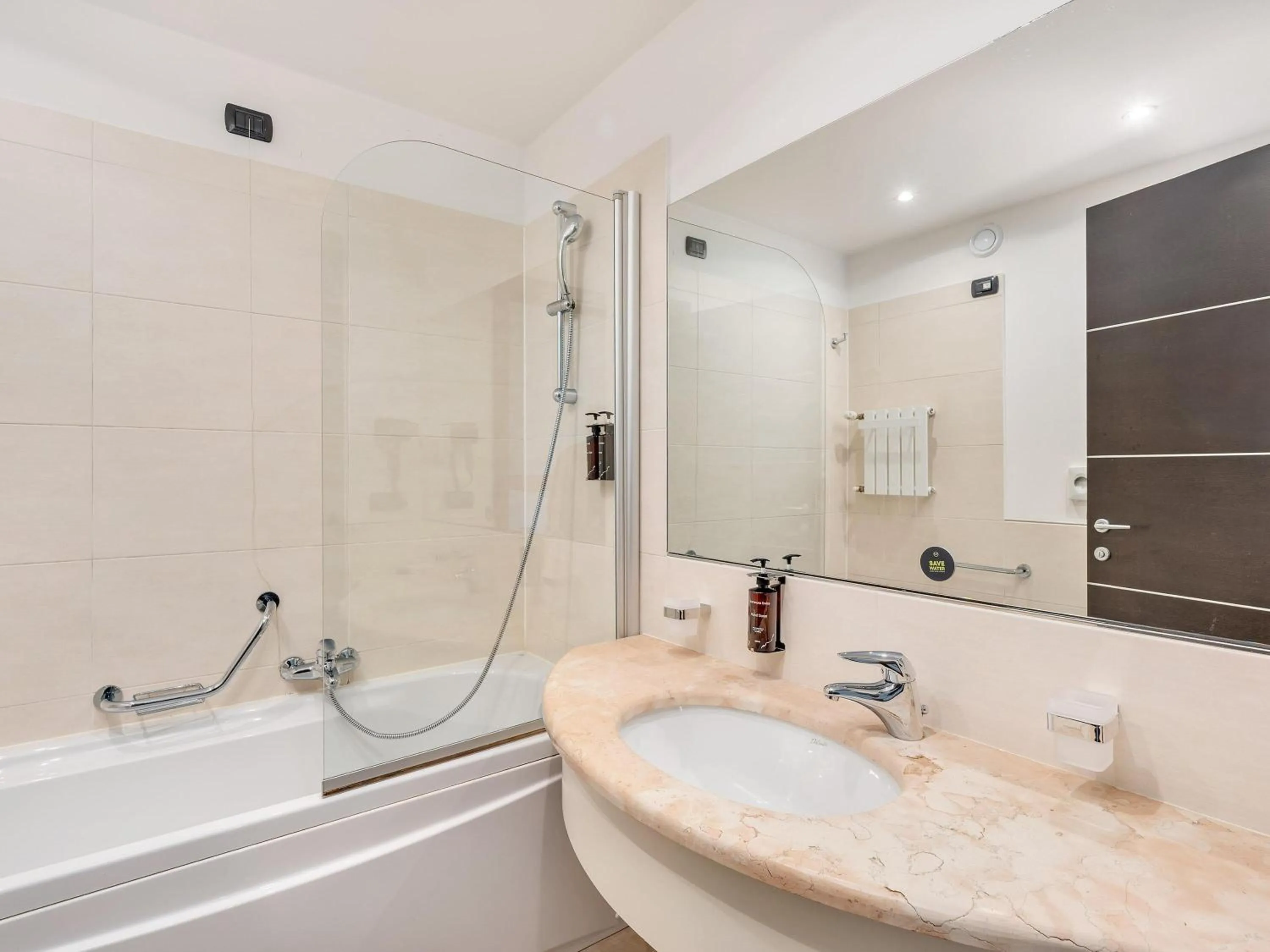 Bathroom in B&B HOTEL Park Hotel Cassano