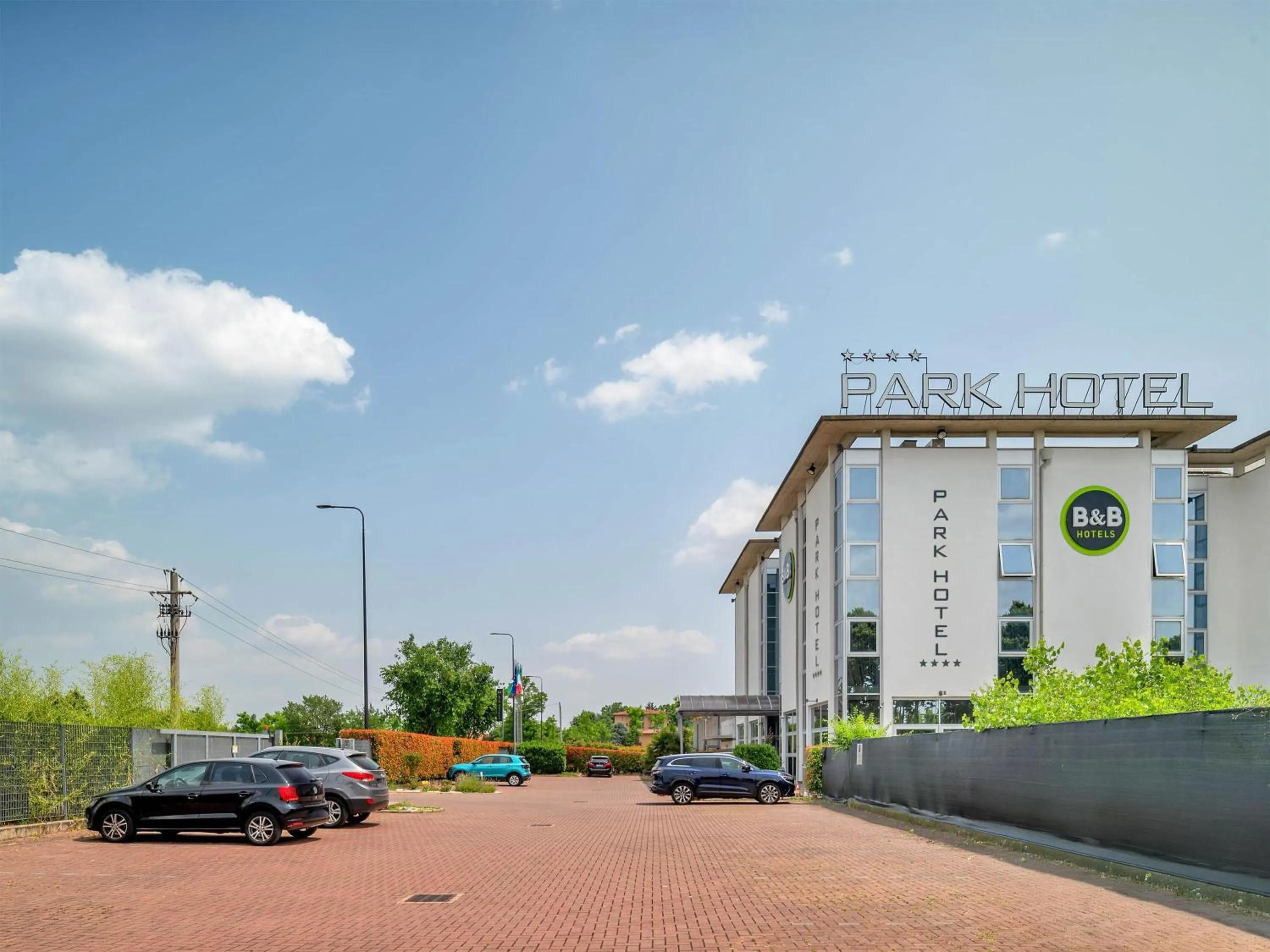 Property building in B&B HOTEL Park Hotel Cassano