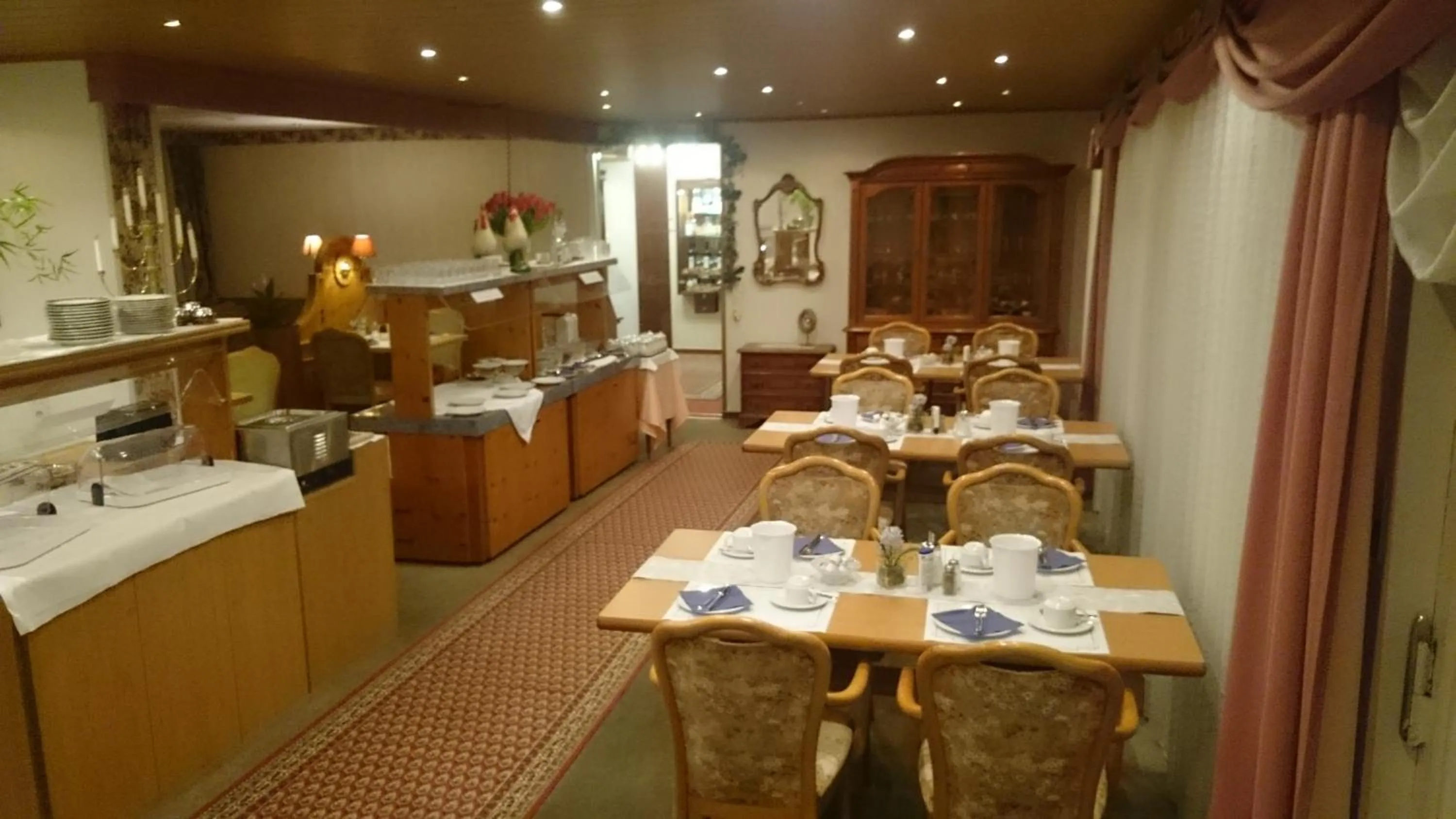 Restaurant/places to eat in Hotel Park Eden