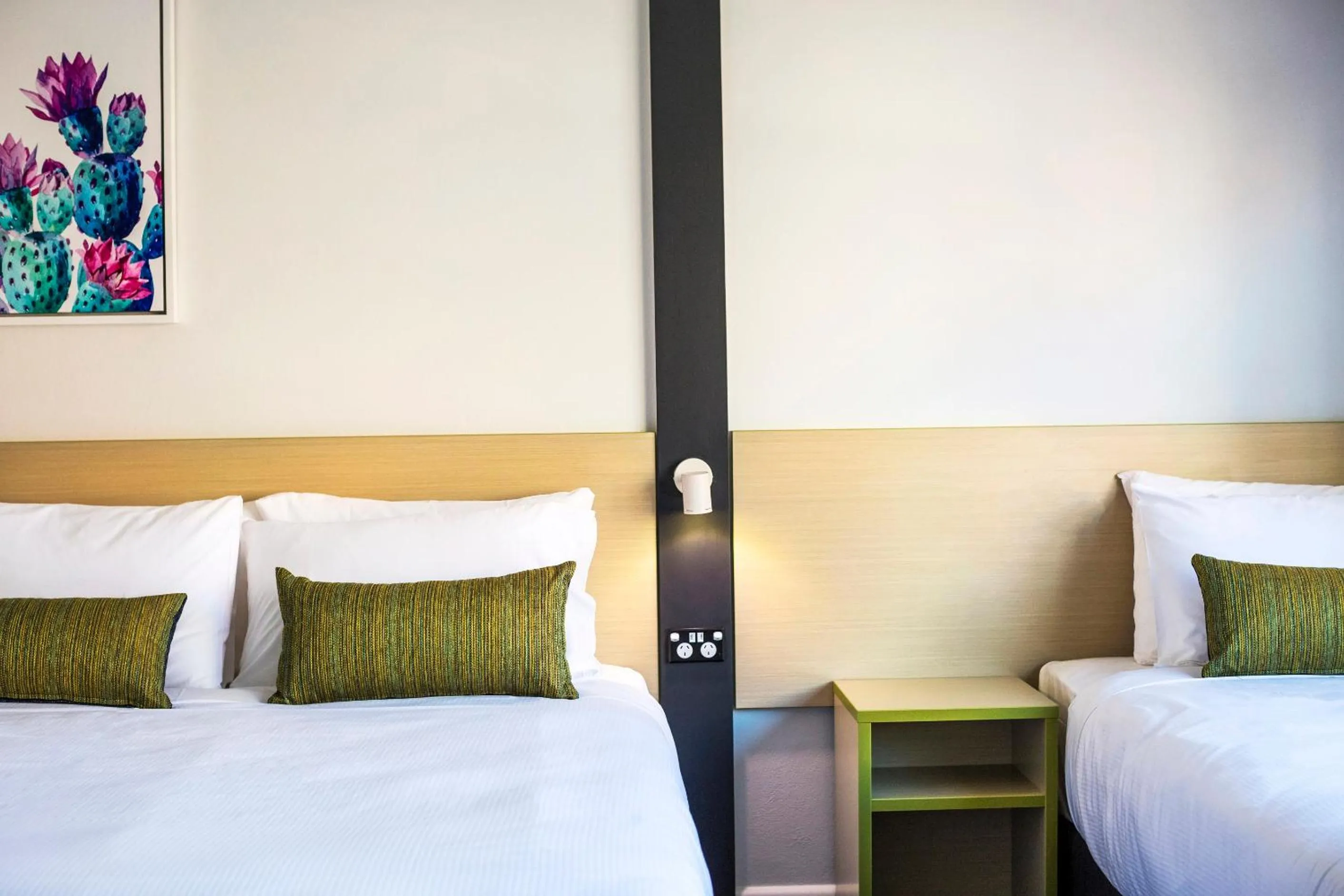 Photo of the whole room, Bed in Nightcap at Hume Hotel