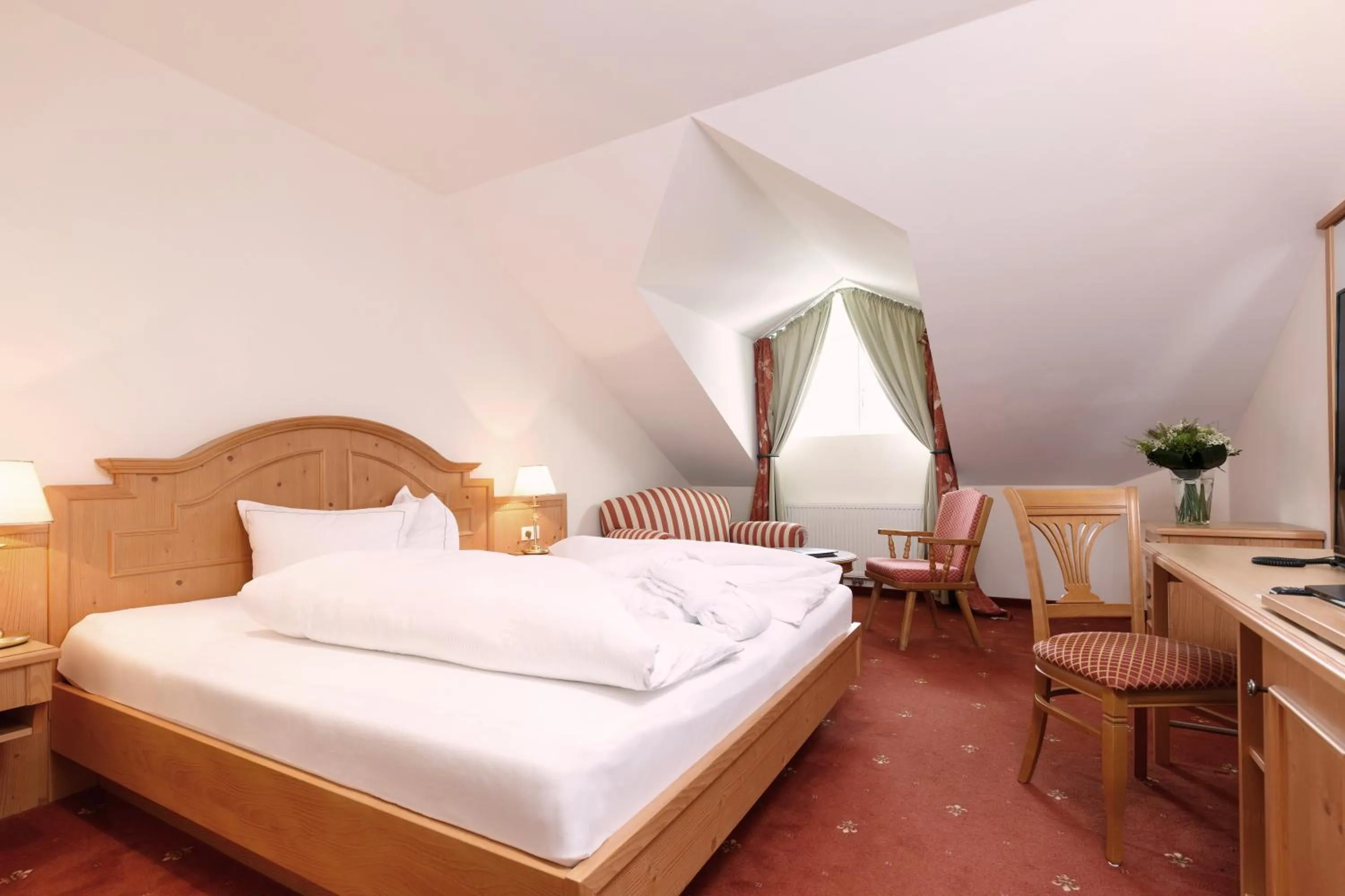 Photo of the whole room, Bed in Das Schlössl