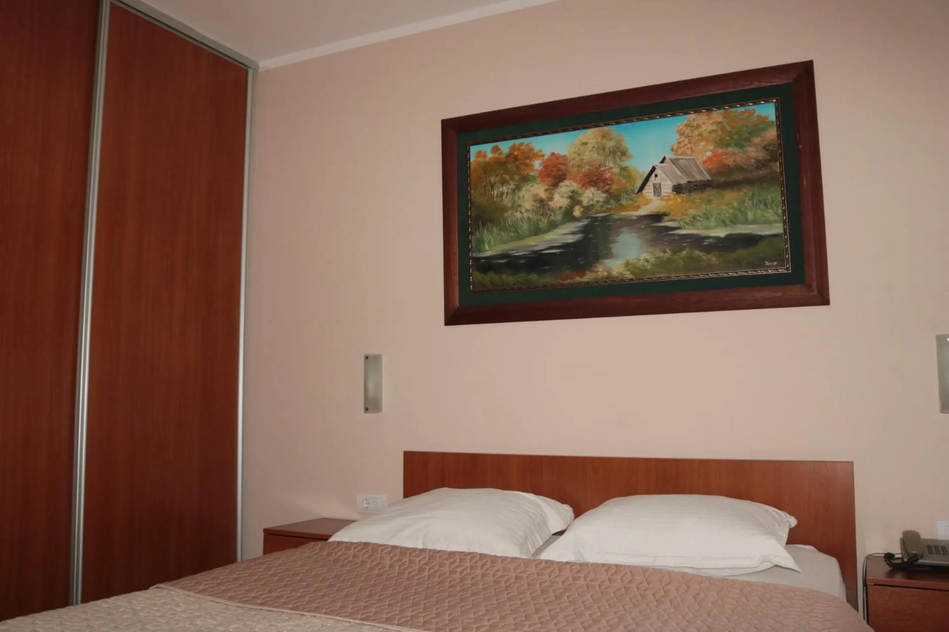 Deluxe Double Room with Balcony - single occupancy in Hotel Perjanik