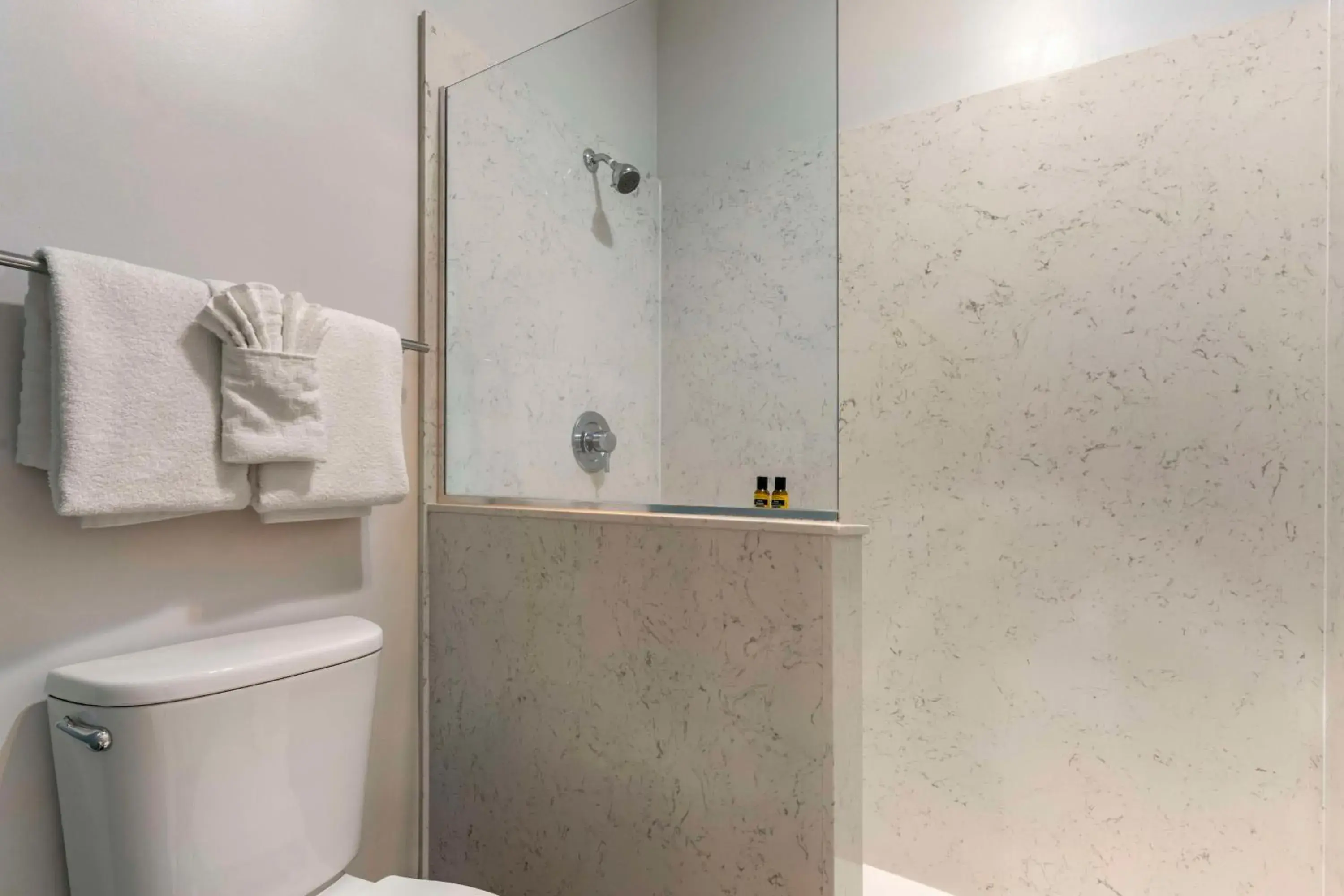 King Room - Non-Smoking in Best Western Plus All Suites Inn King Room - Non-Smoking in Best Western Plus All Suites Inn