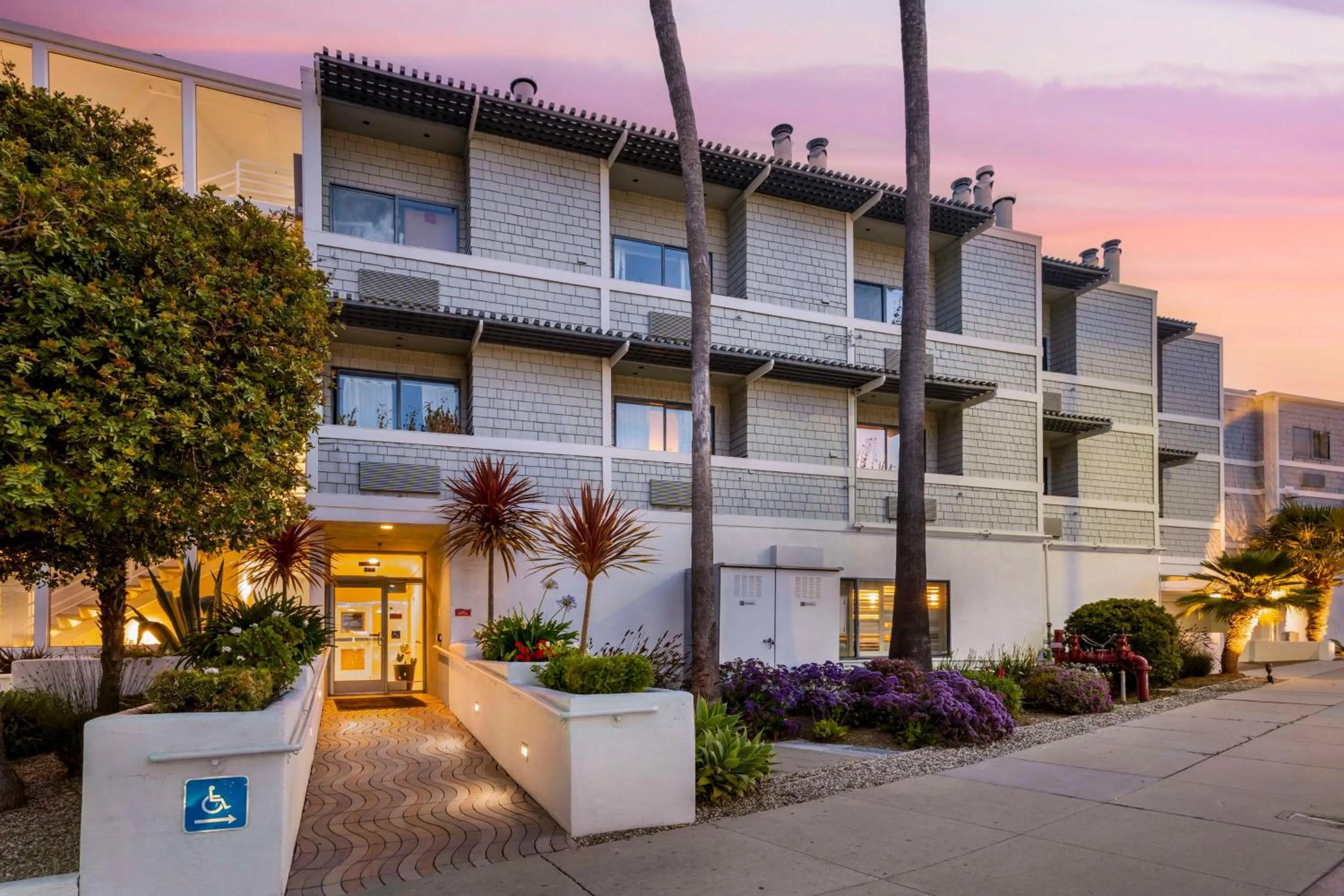 Property building in Best Western Plus All Suites Inn