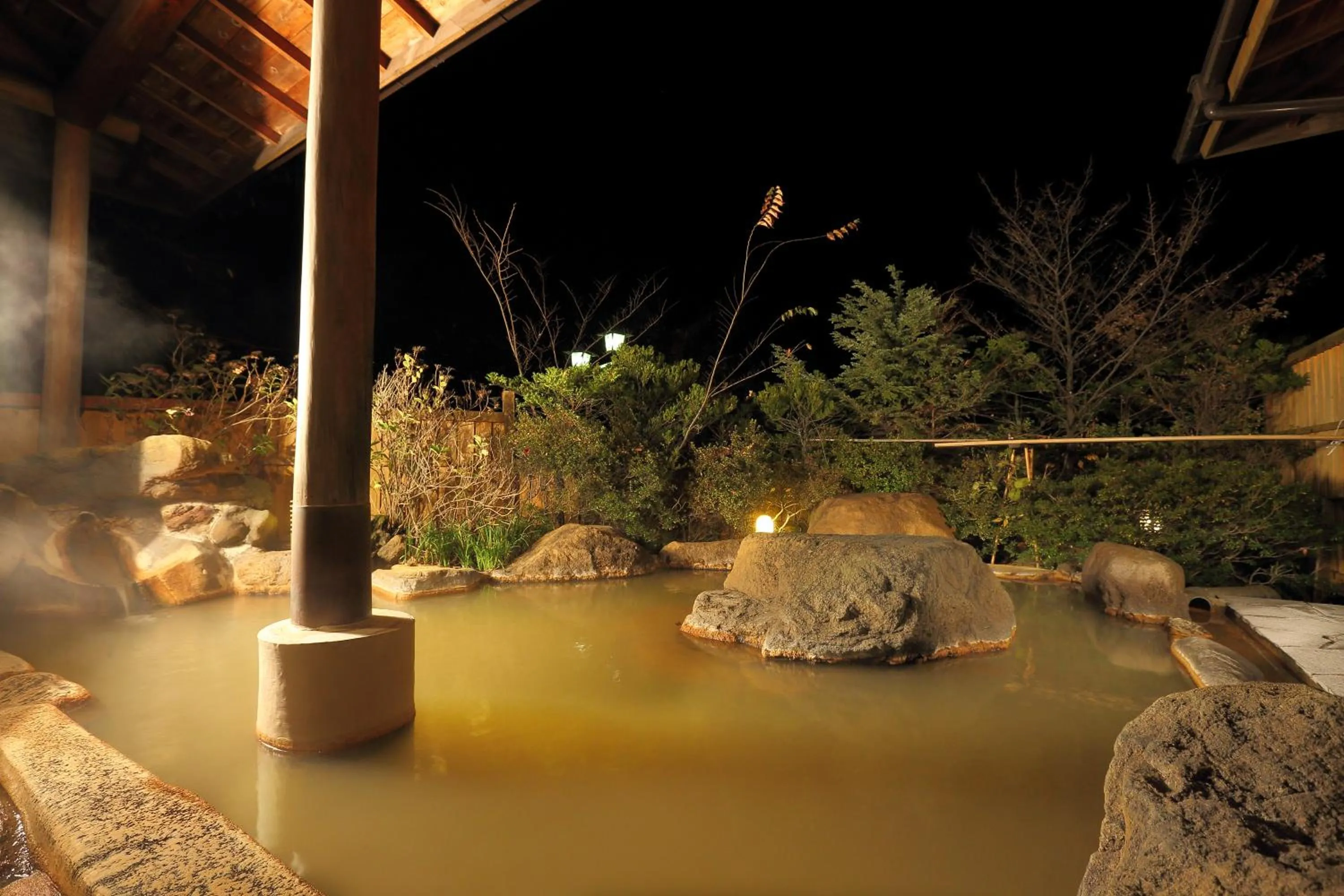 Hot Spring Bath in Chigira Jinsentei