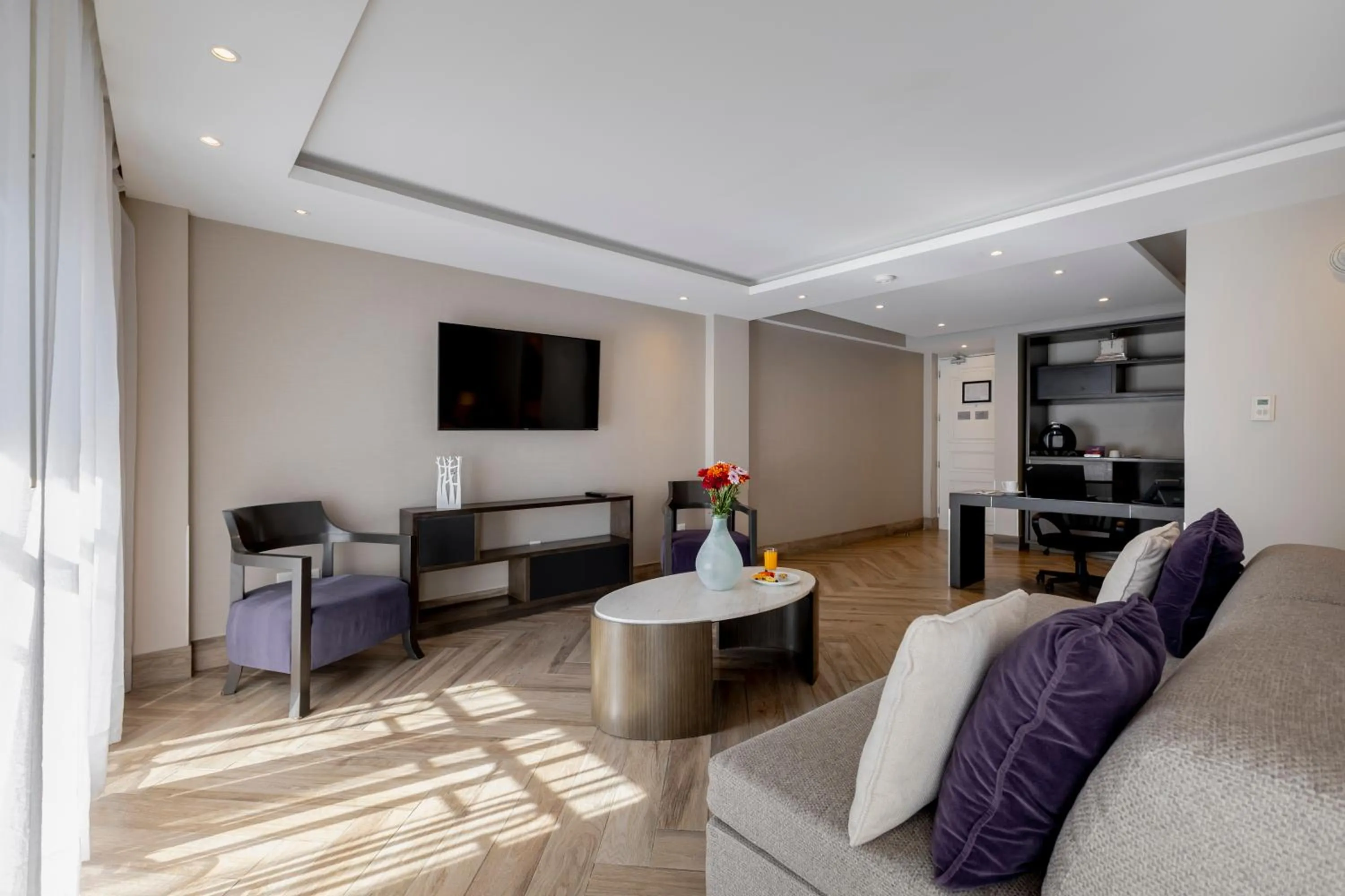 TV and multimedia in Isaaya Hotel Boutique by WTC