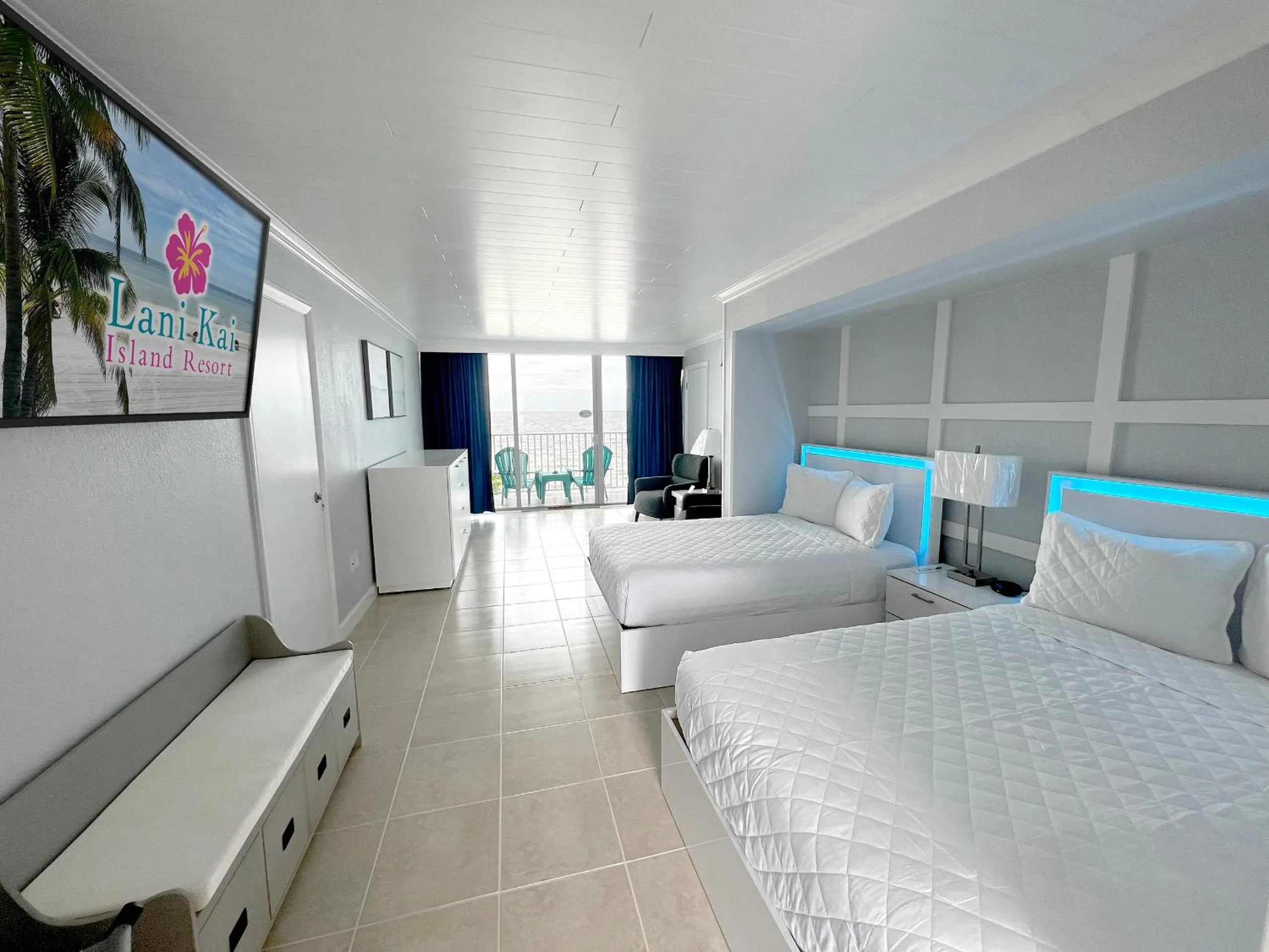 TV and multimedia, Bed in Lani Kai Island Resort