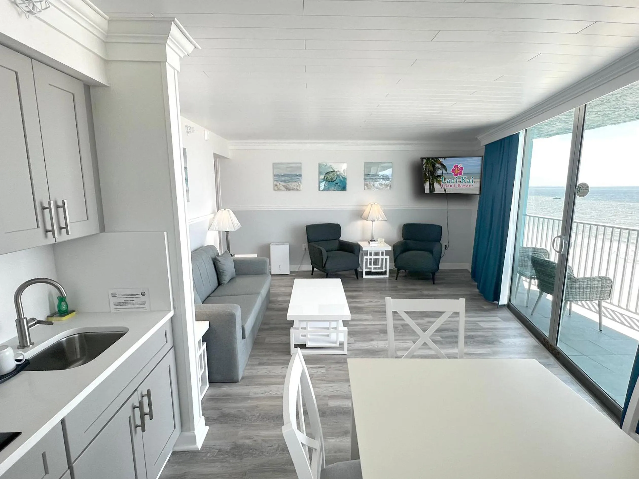 Living room in Lani Kai Island Resort