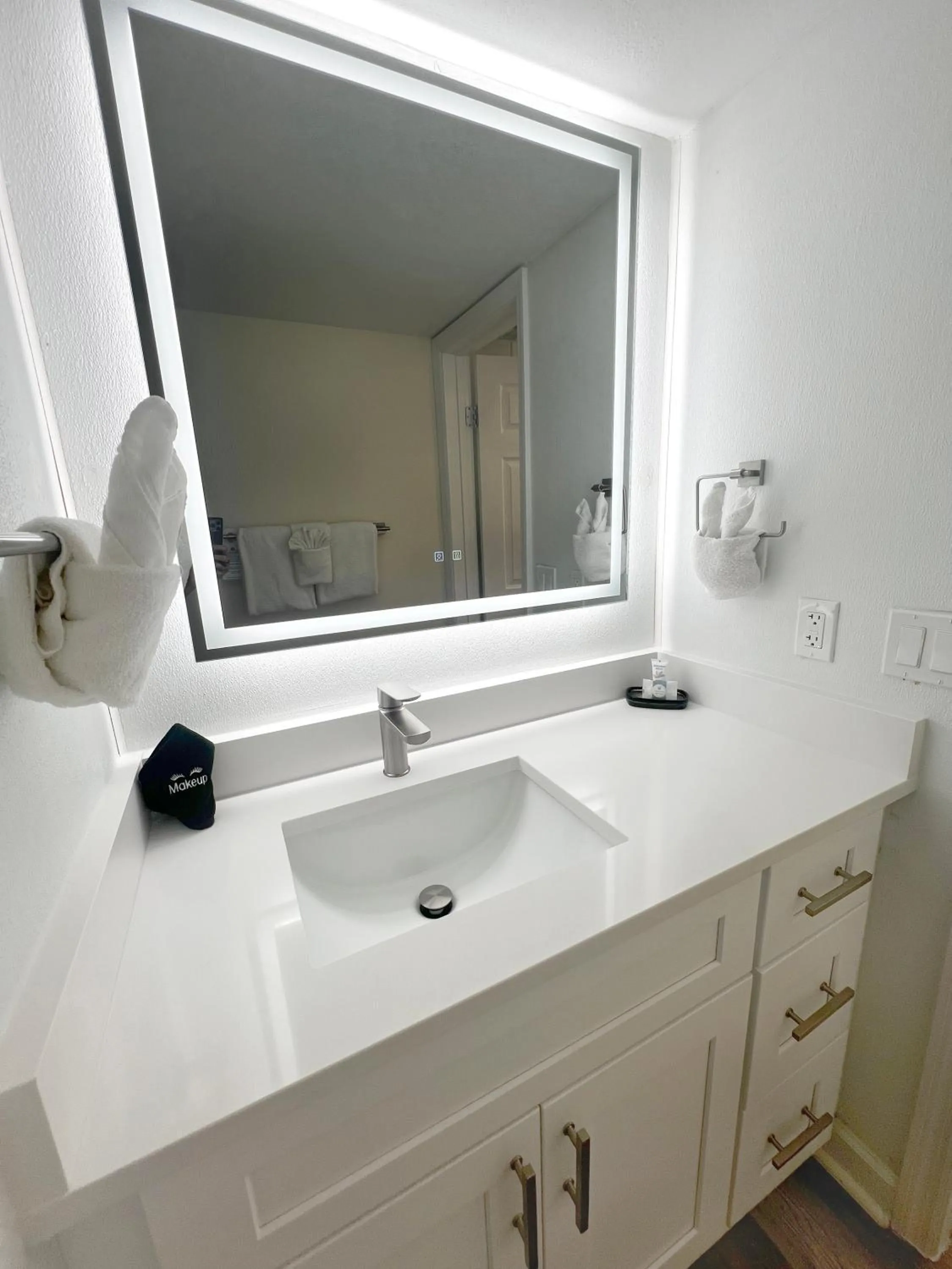 Bathroom in Lani Kai Island Resort